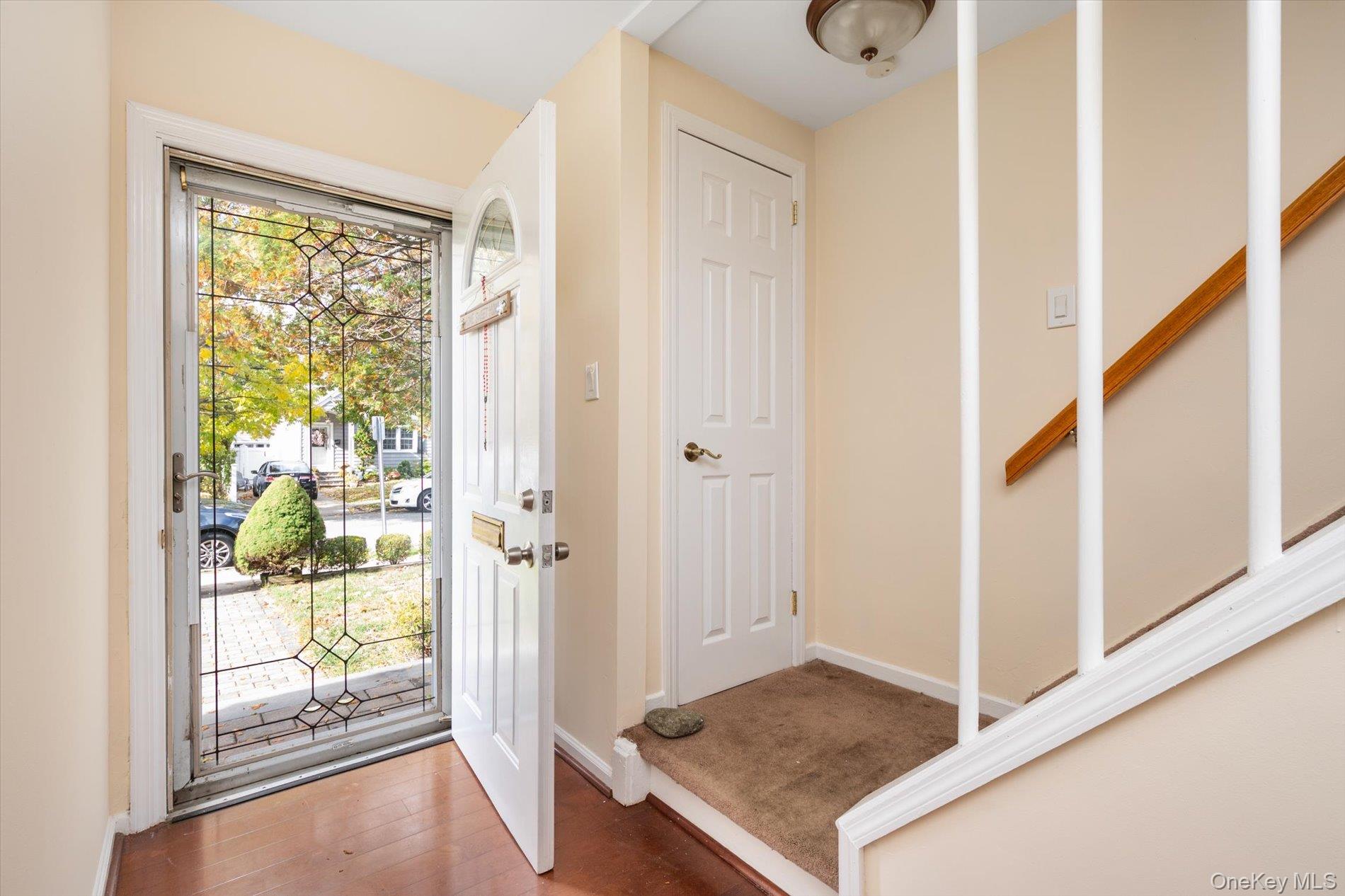 #17 photo, 146 Caroline Avenue, Garden City South , NY 11530