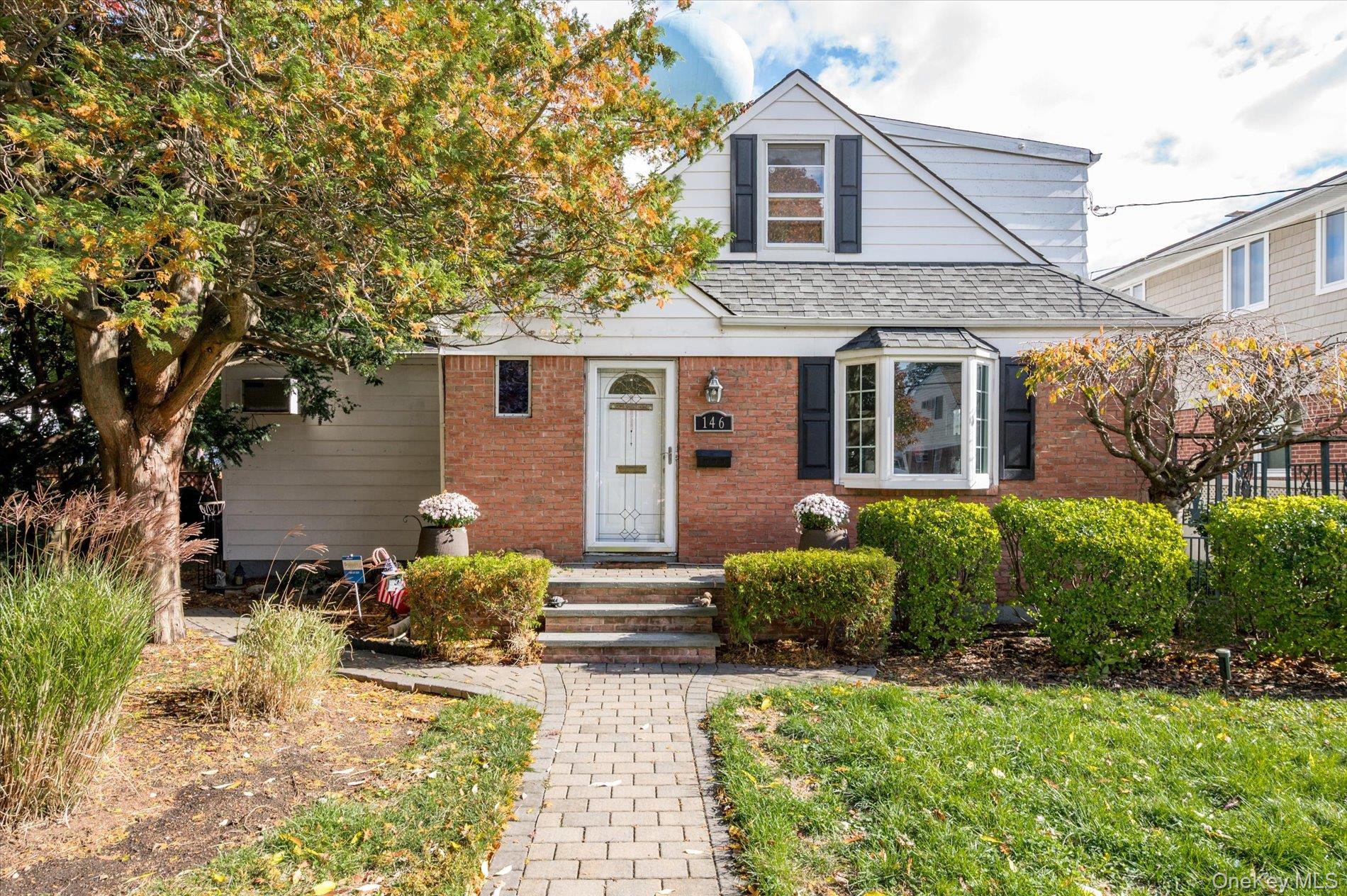 #4 photo, 146 Caroline Avenue, Garden City South , NY 11530