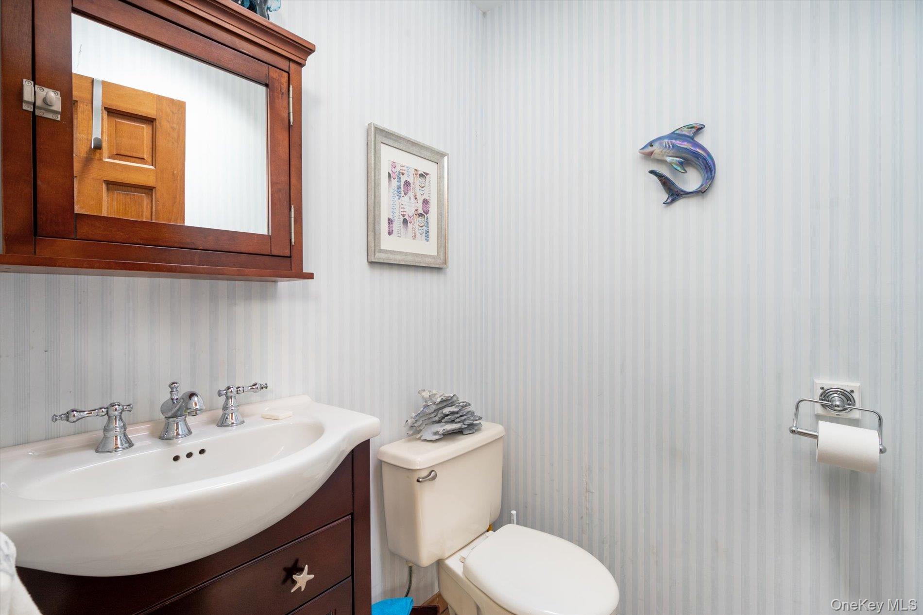 #9 photo, 146 Caroline Avenue, Garden City South , NY 11530