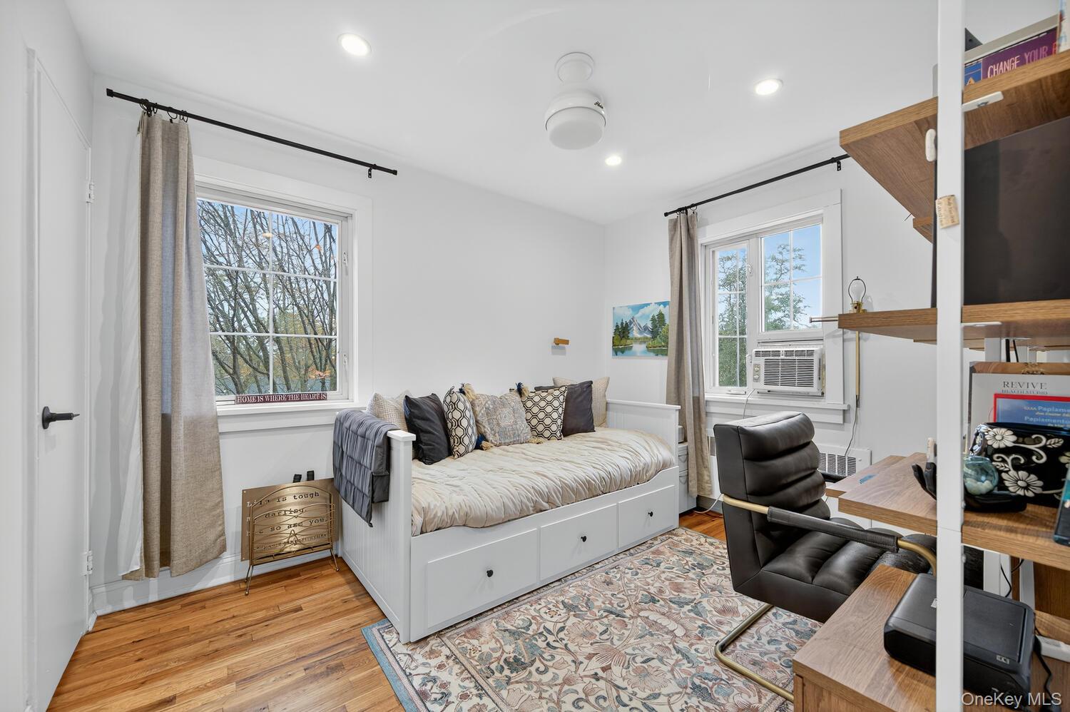 #12 photo, 42 Nathan Hale Drive, サフォーク郡 Huntington , NY 11743