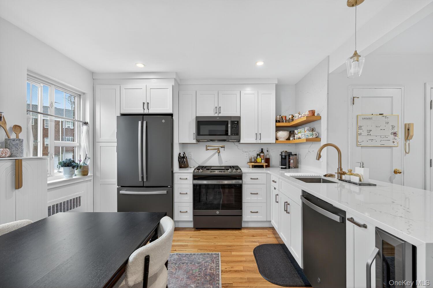 #8 photo, 42 Nathan Hale Drive, サフォーク郡 Huntington , NY 11743