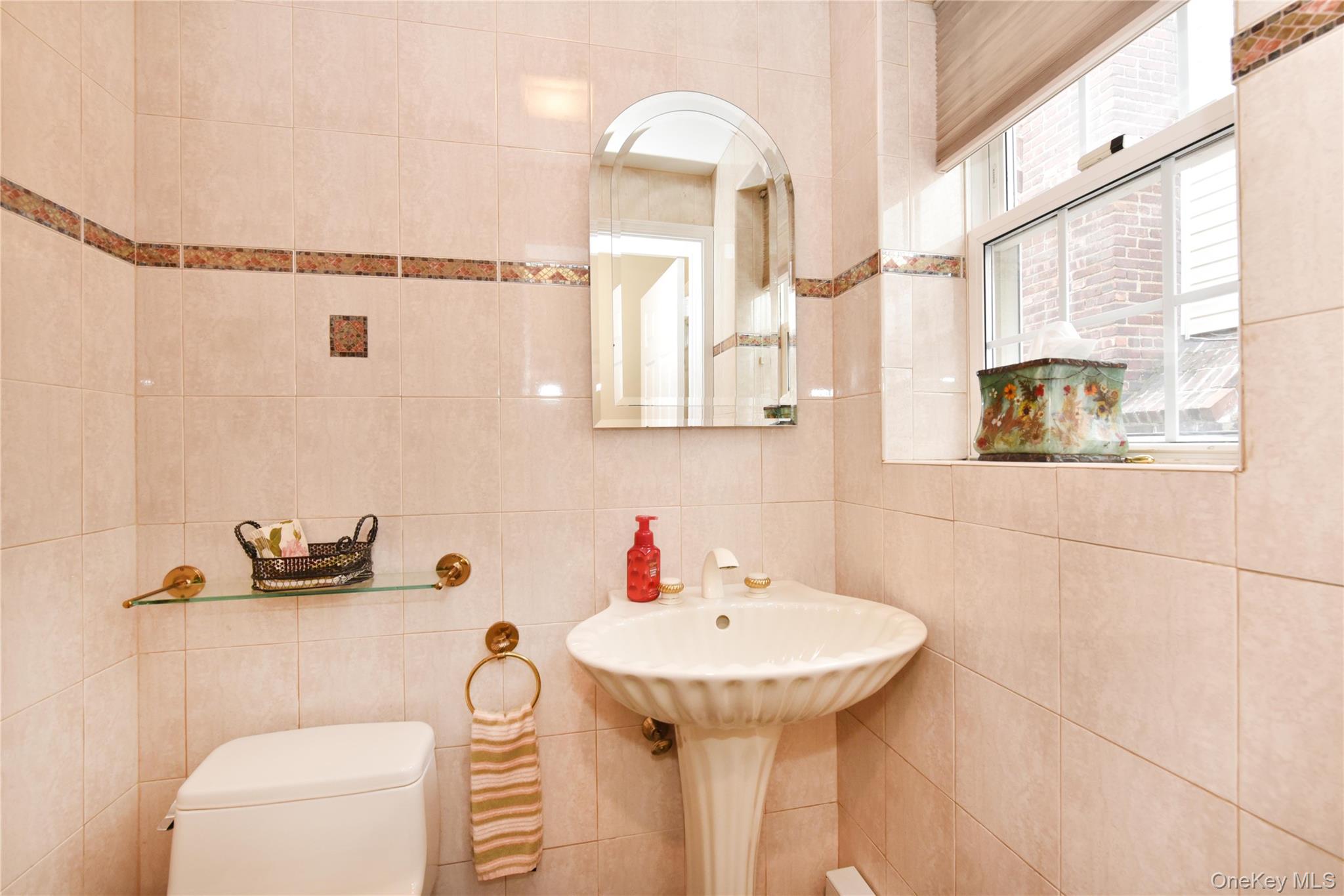 #19 photo, 79-27 212th Street, Oakland Gardens , NY 11364