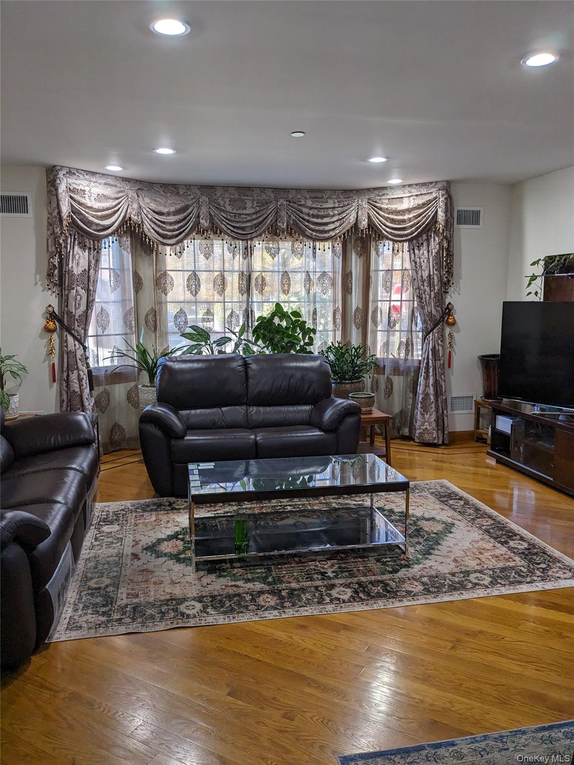 #3 photo, 45-29 211 Street, Bayside , NY 11361