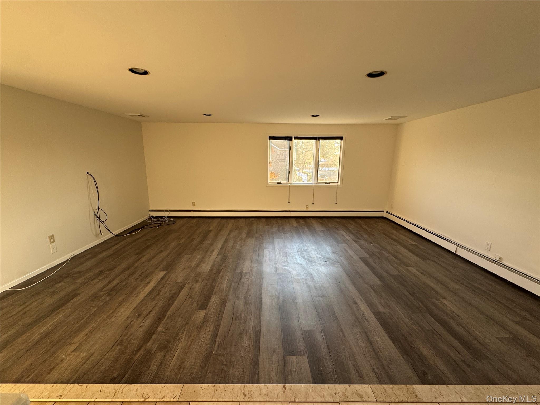 #2 photo, 906 Polk Avenue, ナッソー郡 Franklin Square , NY 11010