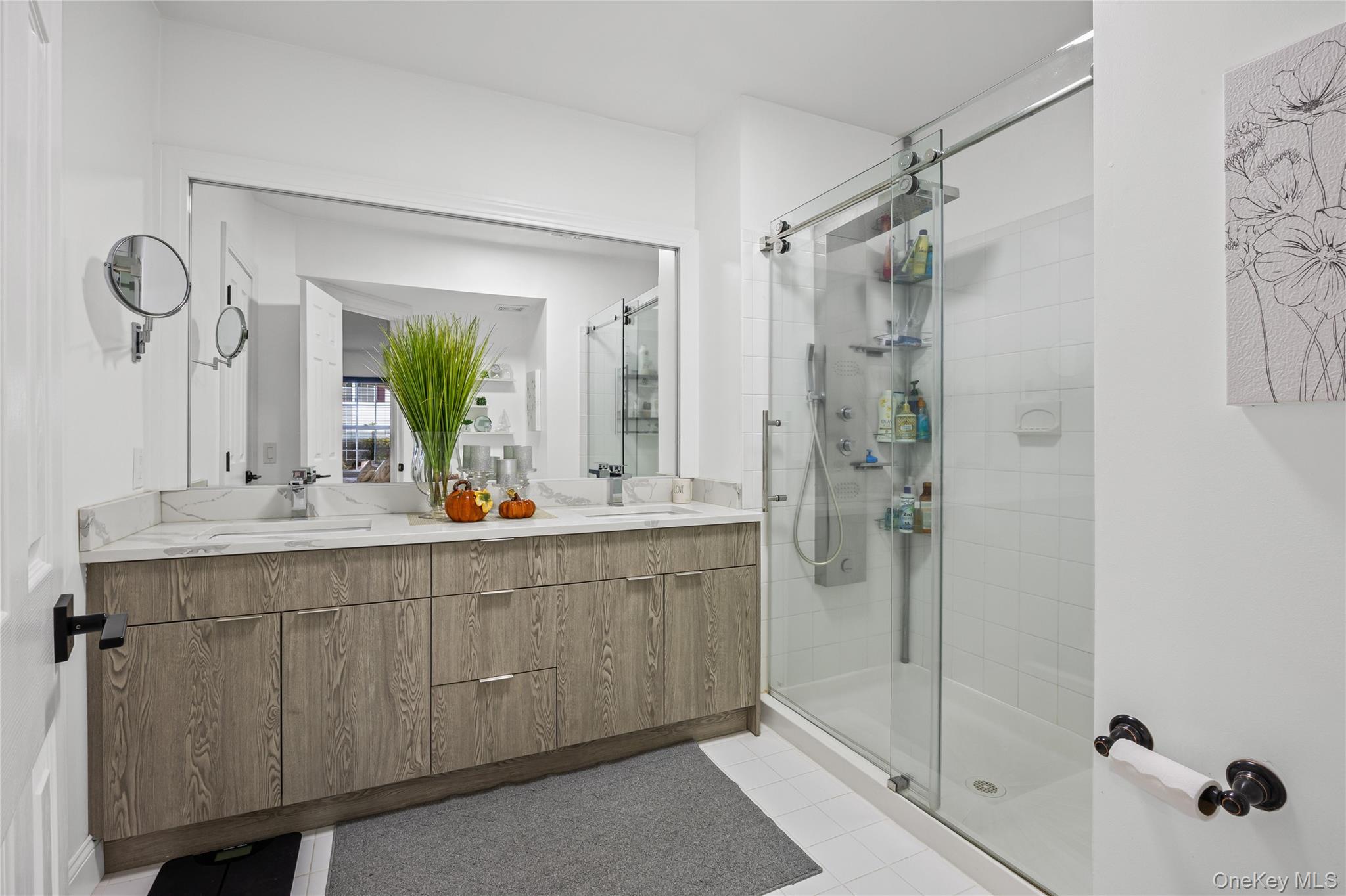 #16 photo, 4 Cari Lane, Middle Island , NY 11953