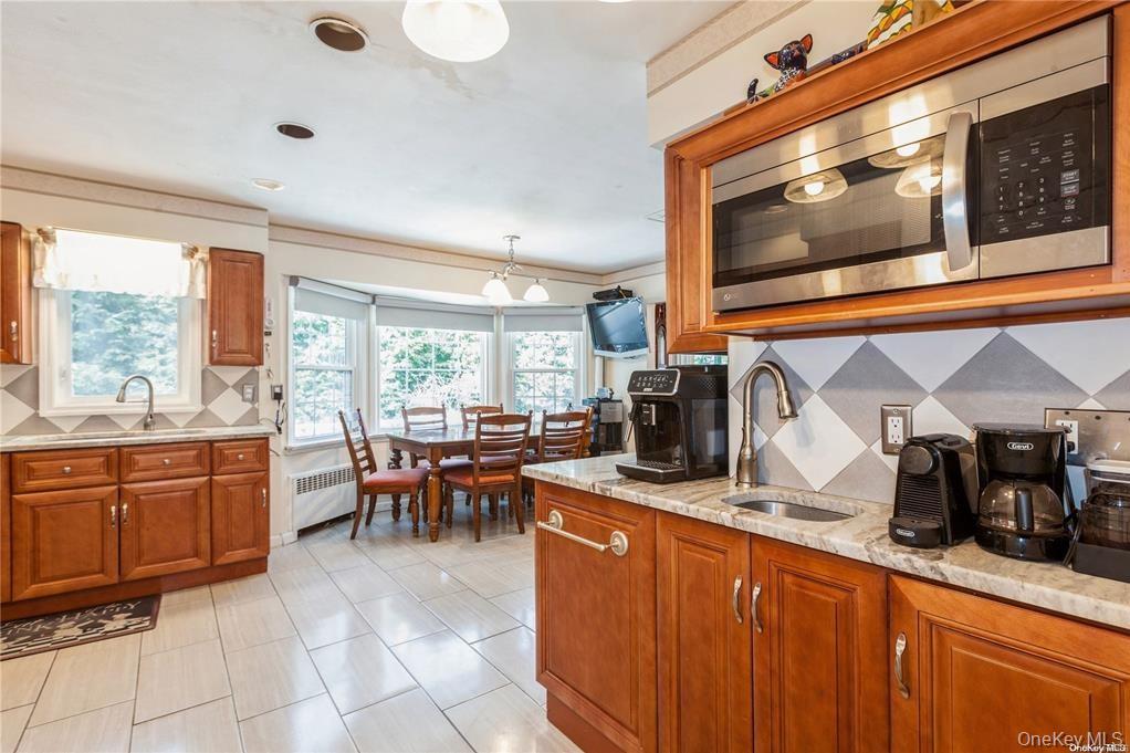 #17 photo, 77 Duck Pond Road, Glen Cove , NY 11542