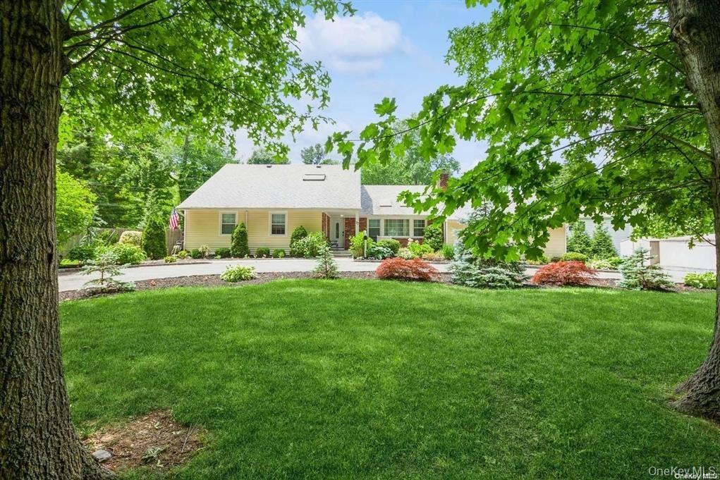 #2 photo, 77 Duck Pond Road, Glen Cove , NY 11542