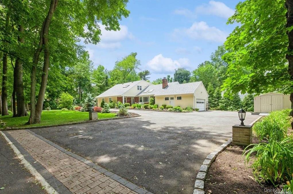 #4 photo, 77 Duck Pond Road, Glen Cove , NY 11542