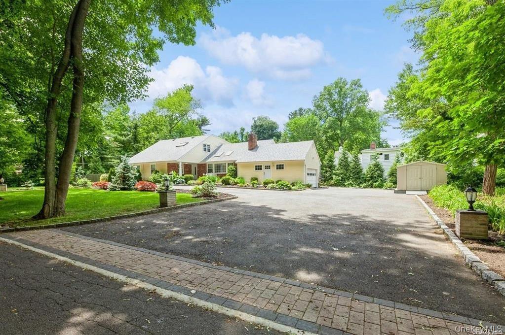 #5 photo, 77 Duck Pond Road, Glen Cove , NY 11542