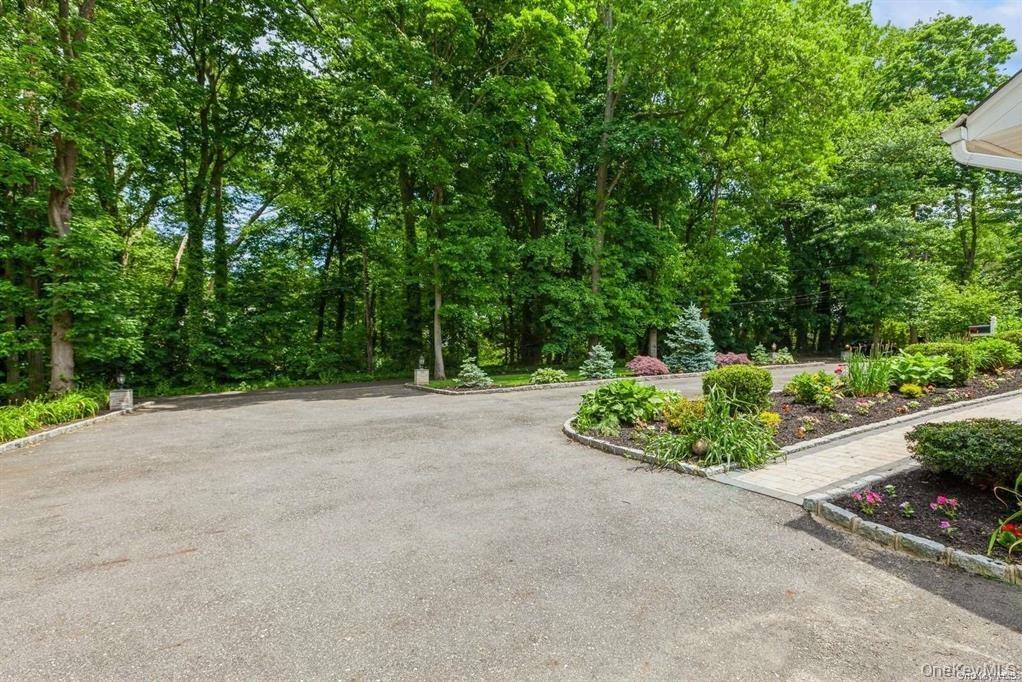 #8 photo, 77 Duck Pond Road, Glen Cove , NY 11542