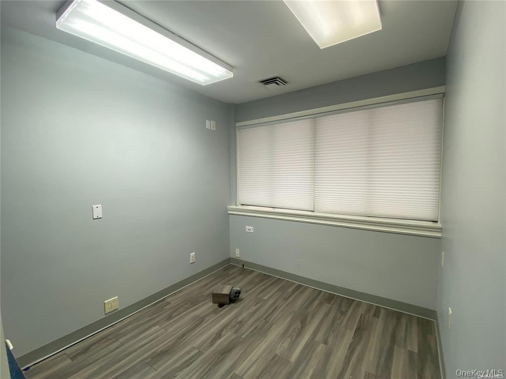 #9 photo, 23 Bond Street, Great Neck , NY 11021