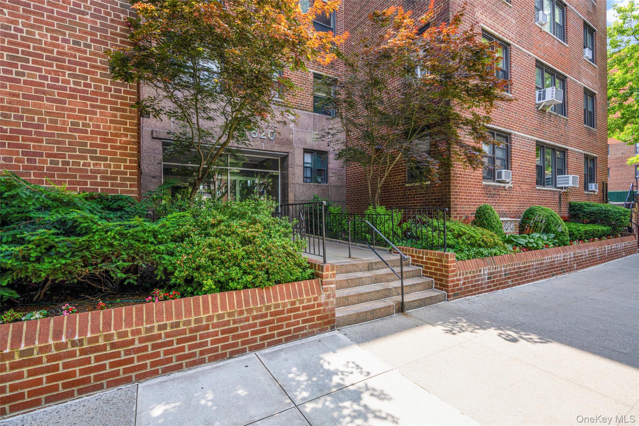 #19 photo, 620 W 239th Street, Bronx , NY 10463