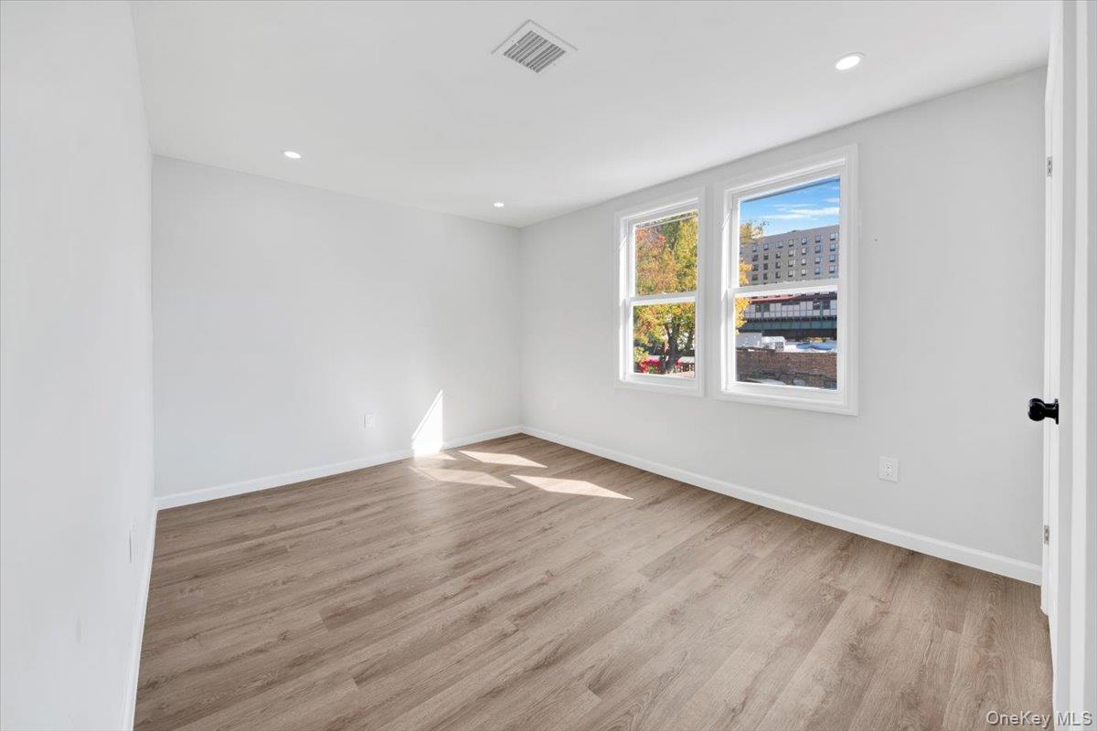 #16 photo, 4626 Richardson Avenue, Bronx , NY 10470