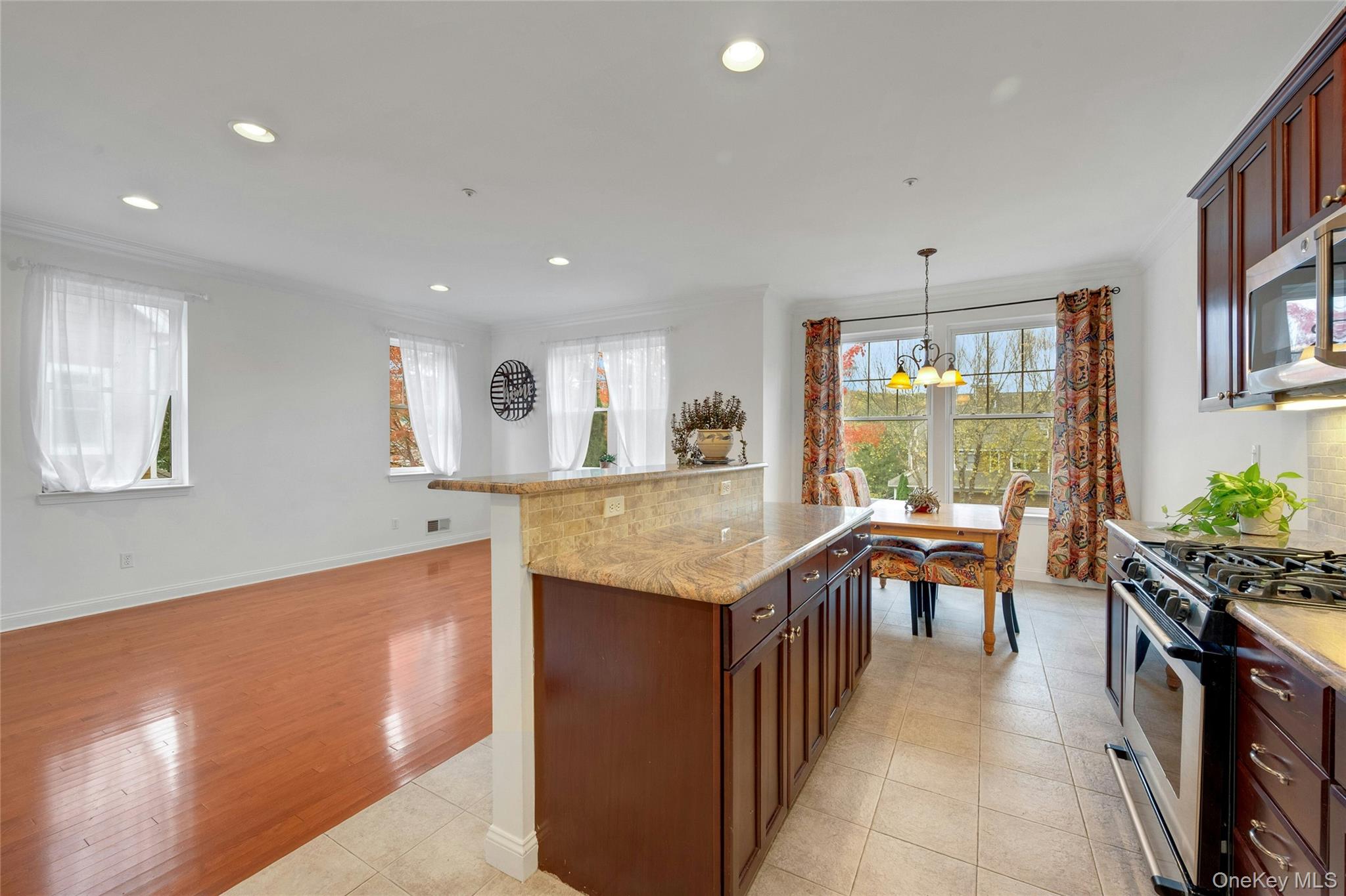 #7 photo, 7 Glen Hill Lane, Tarrytown , NY 10591