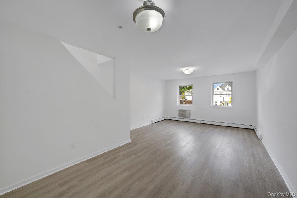 #4 photo, 38 Beekman Avenue, Sleepy Hollow , NY 10591