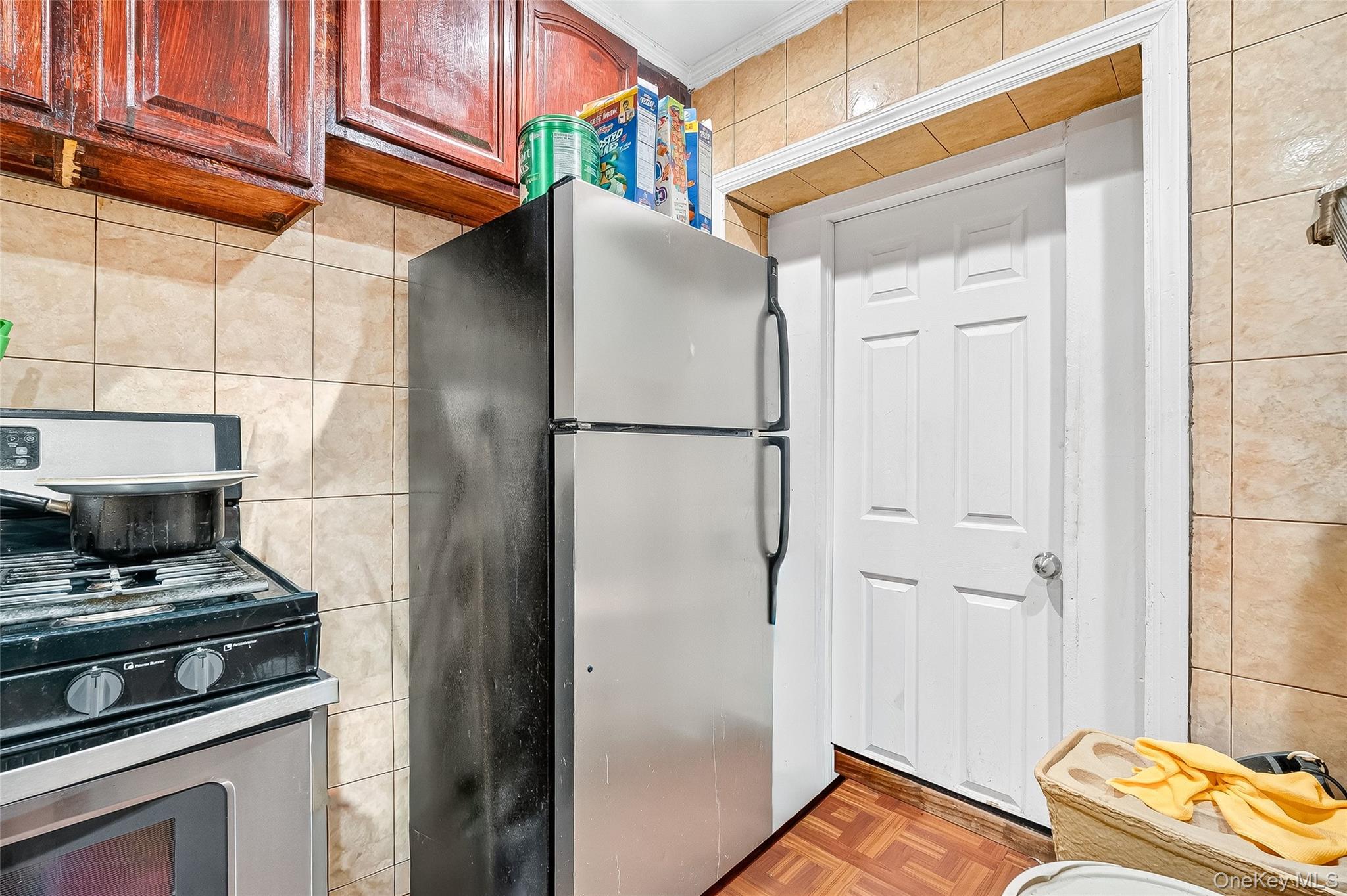 #16 photo, 1052 Evergreen Avenue, Bronx , NY 10472