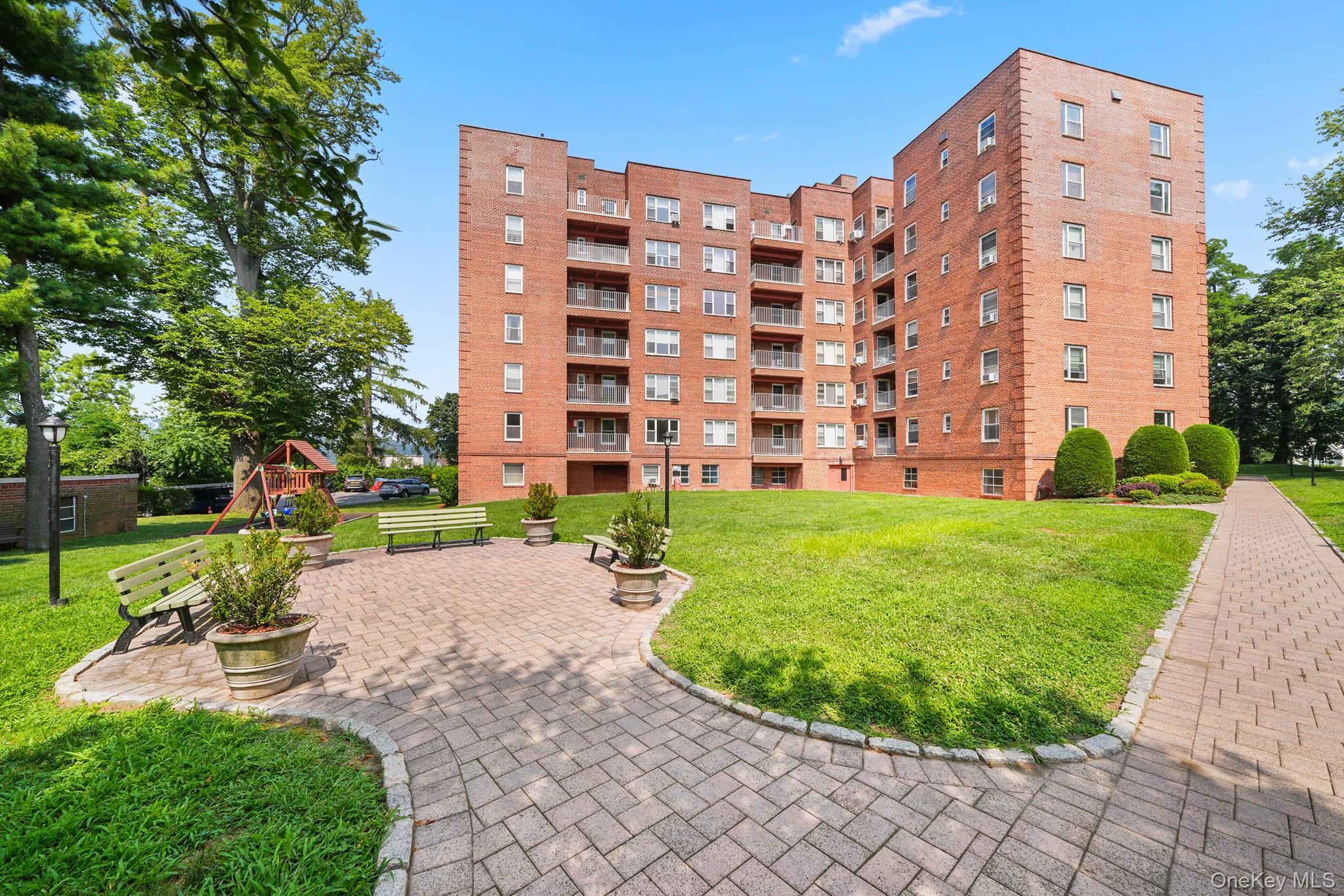 #4 photo, 565 Broadway, Hastings-on-Hudson , NY 10706