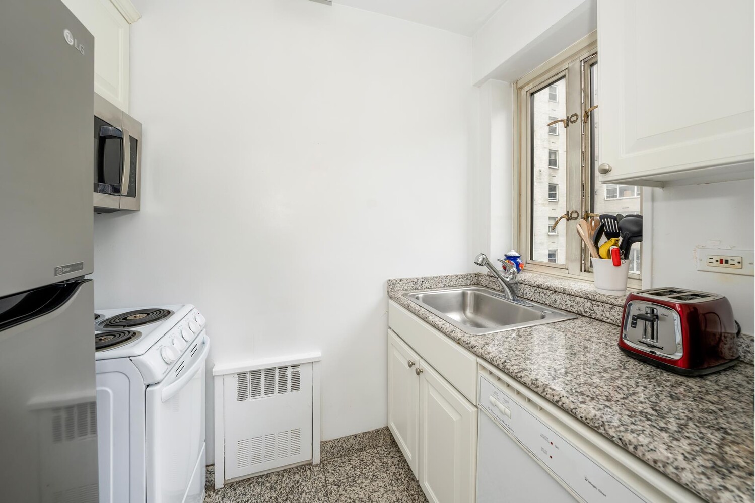 #4 photo, 166 E 63RD Street, Lenox Hill , NY 10021