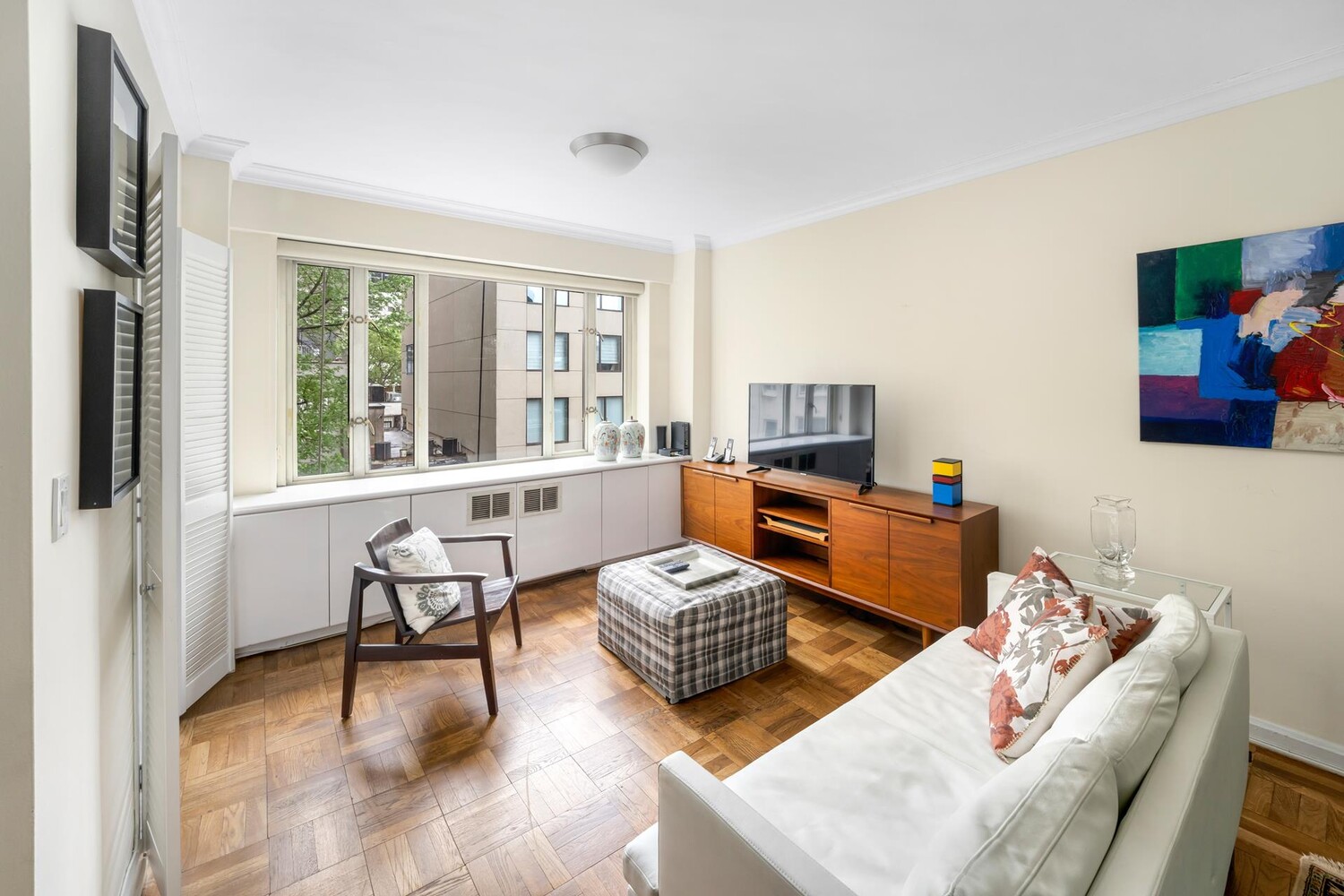 #5 photo, 166 E 63RD Street, Lenox Hill , NY 10021