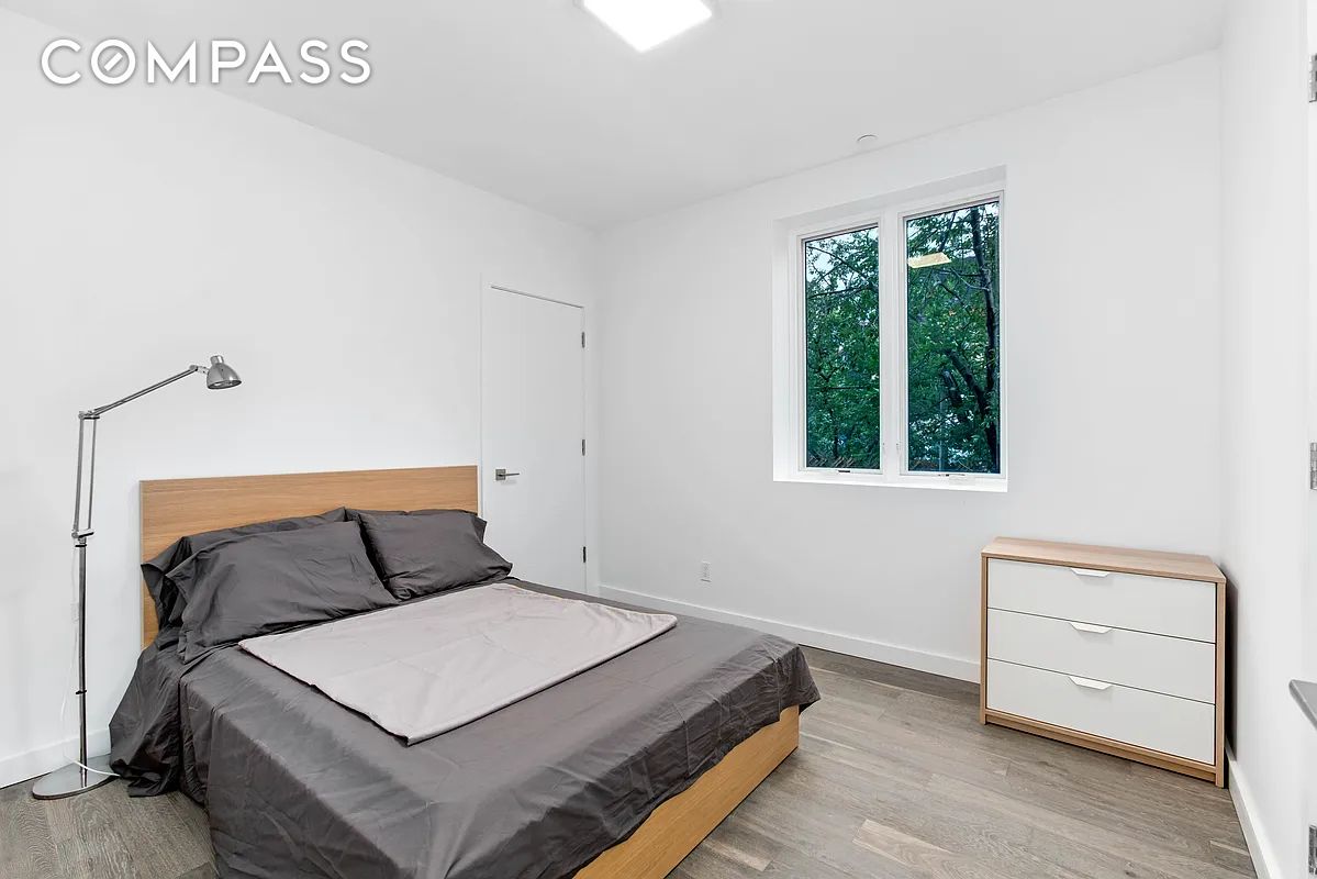 #11 photo, 319 Broadway, Williamsburg , NY 11211