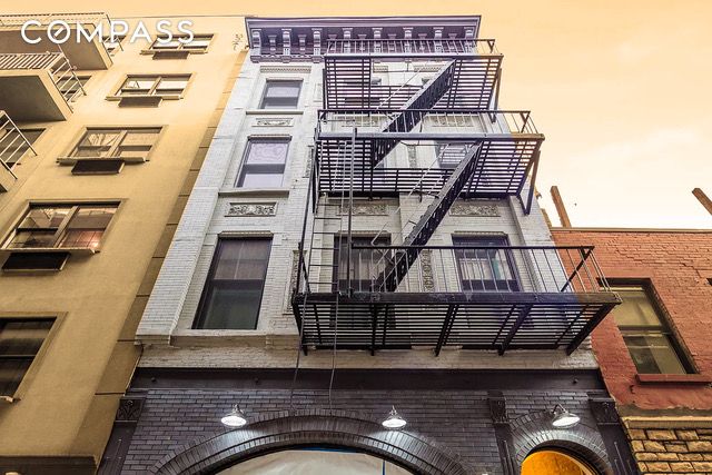 #22 photo, 319 Broadway, Williamsburg , NY 11211