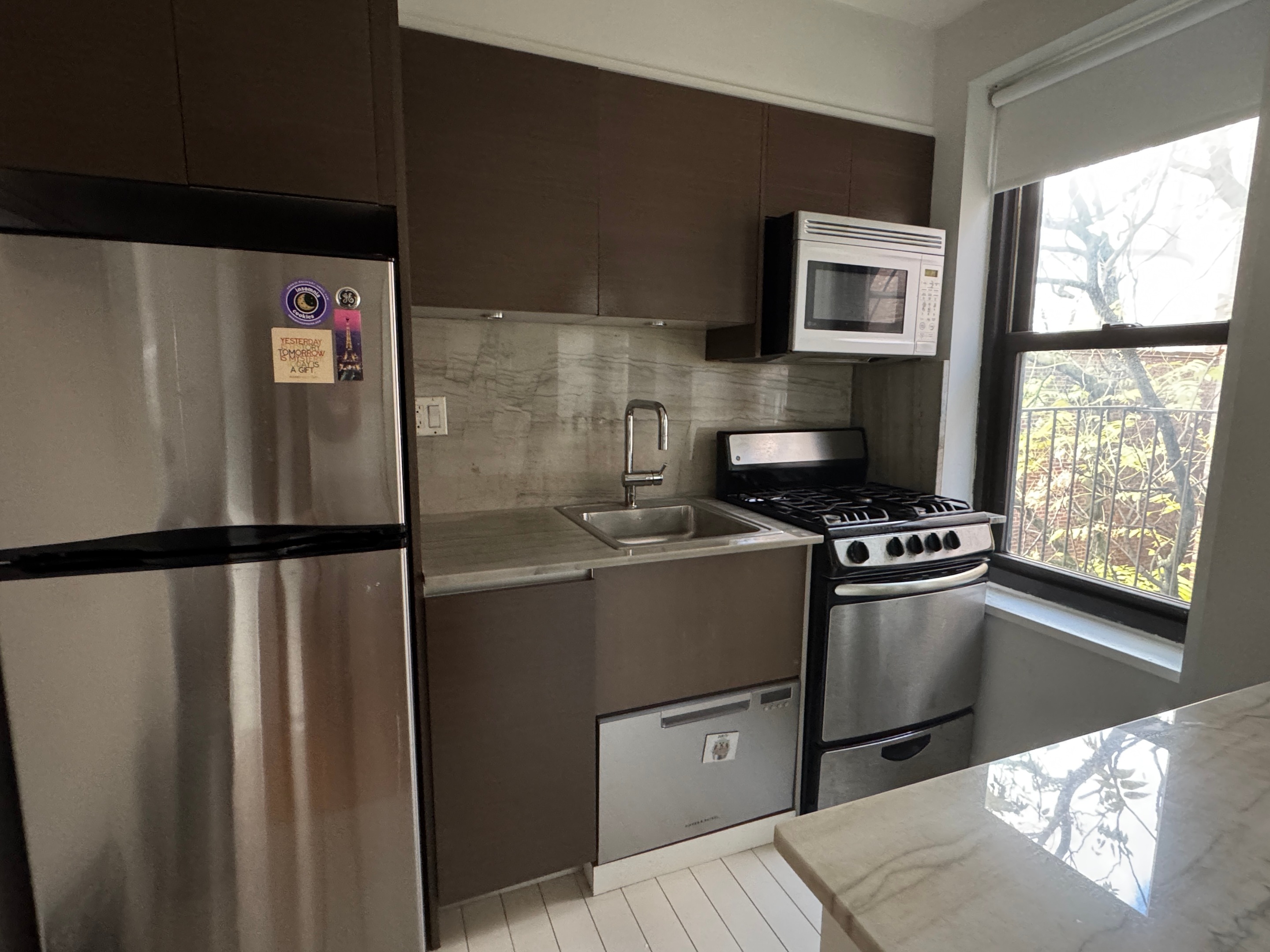 #1 photo, 252 E 61st Street, Lenox Hill , NY 10065