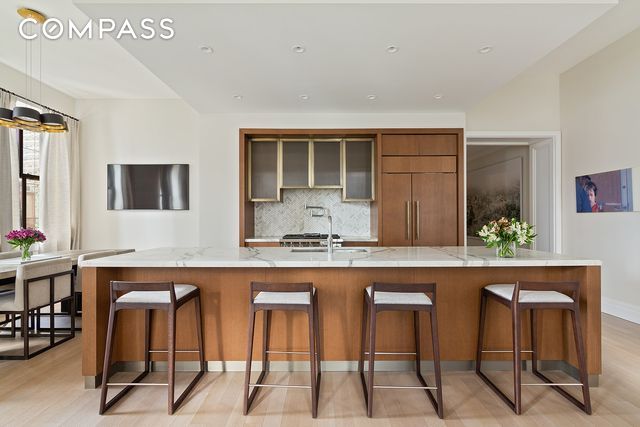 #4 photo, 100 Barclay Street, TriBeCa , NY 10007