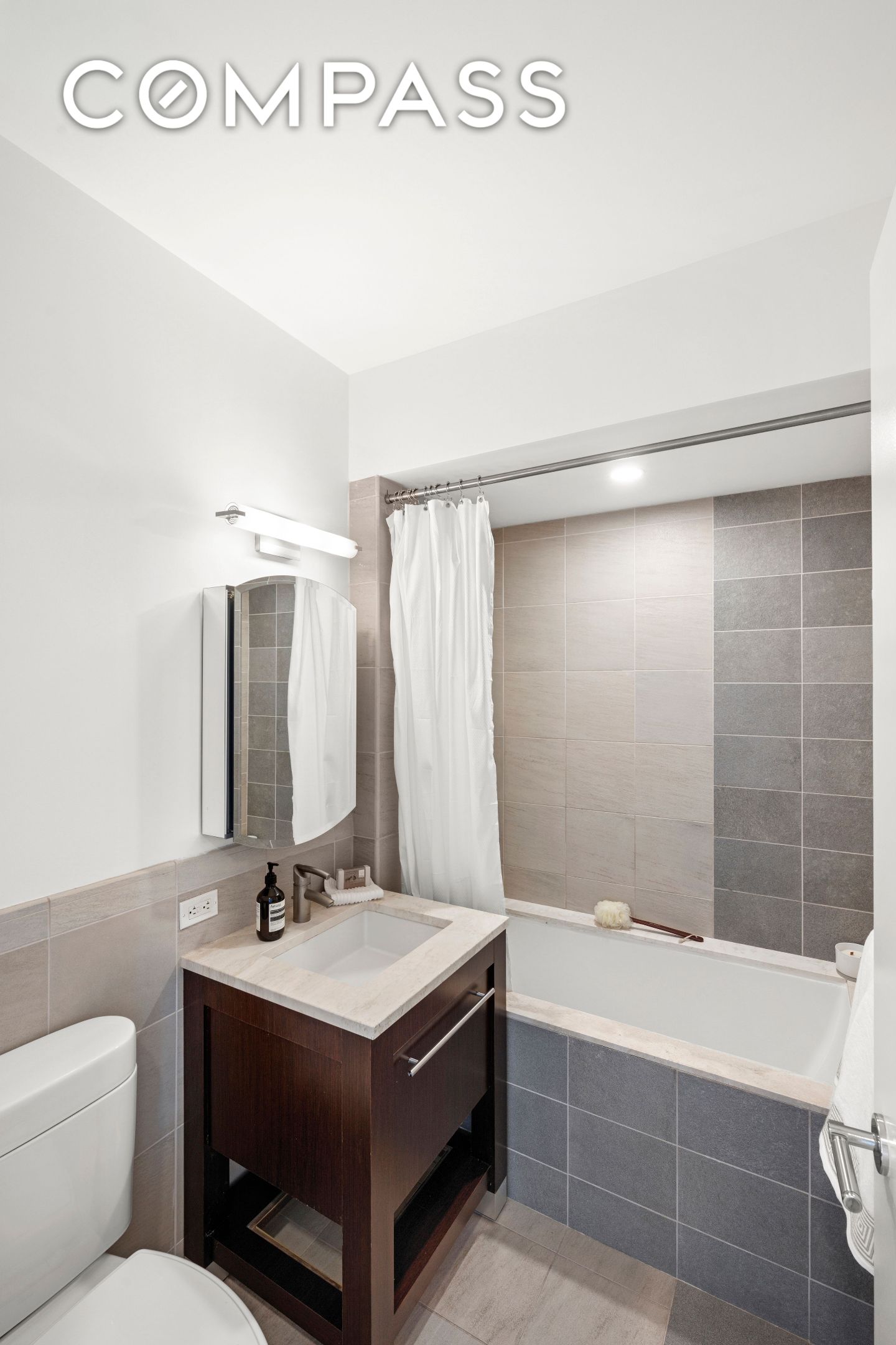 #14 photo, 101 W 24th Street, Chelsea , NY 10011