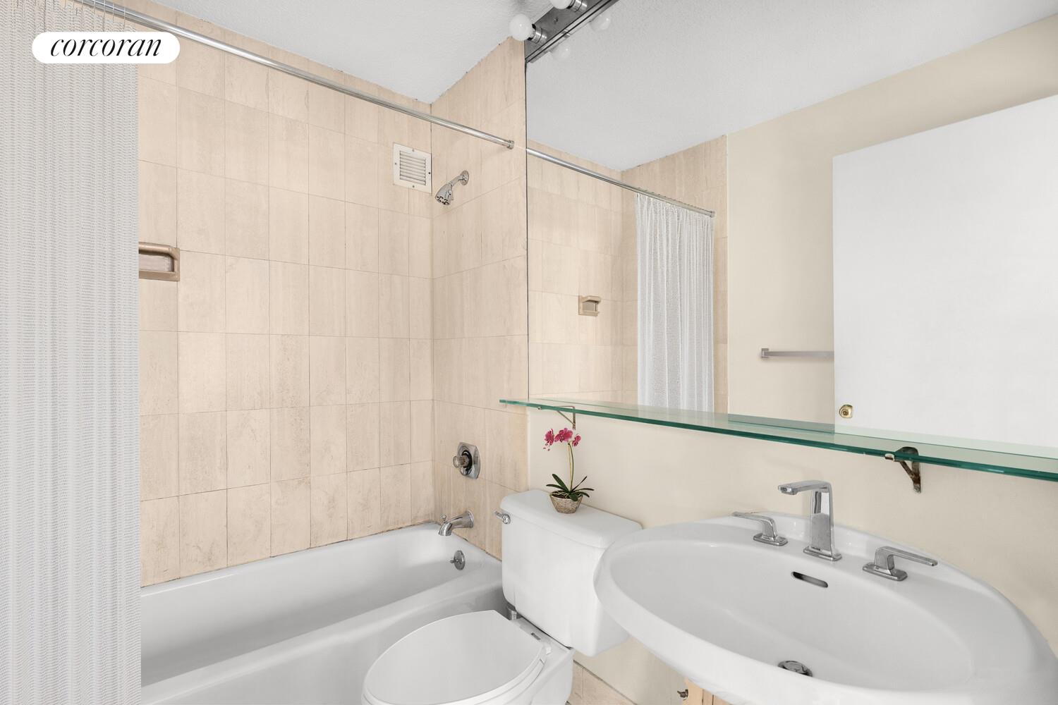 #6 photo, 45 W 67TH Street, Lincoln Square , NY 10023