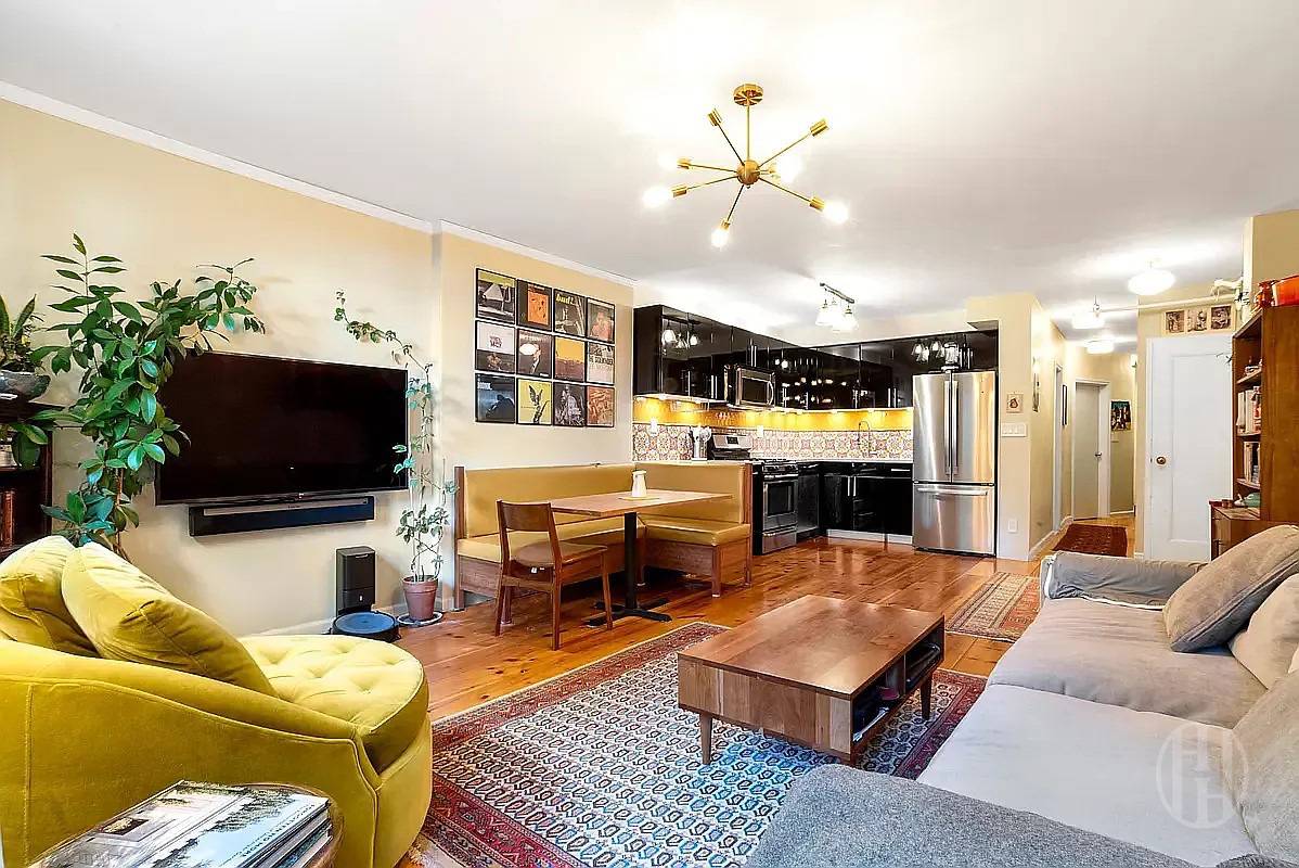 #5 photo, 427 Convent Avenue, Hamilton Heights , NY 10031