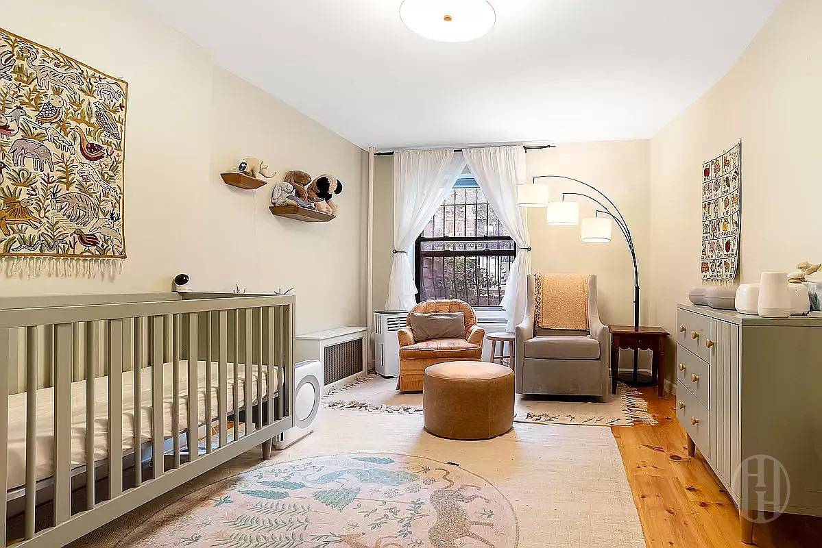 #7 photo, 427 Convent Avenue, Hamilton Heights , NY 10031