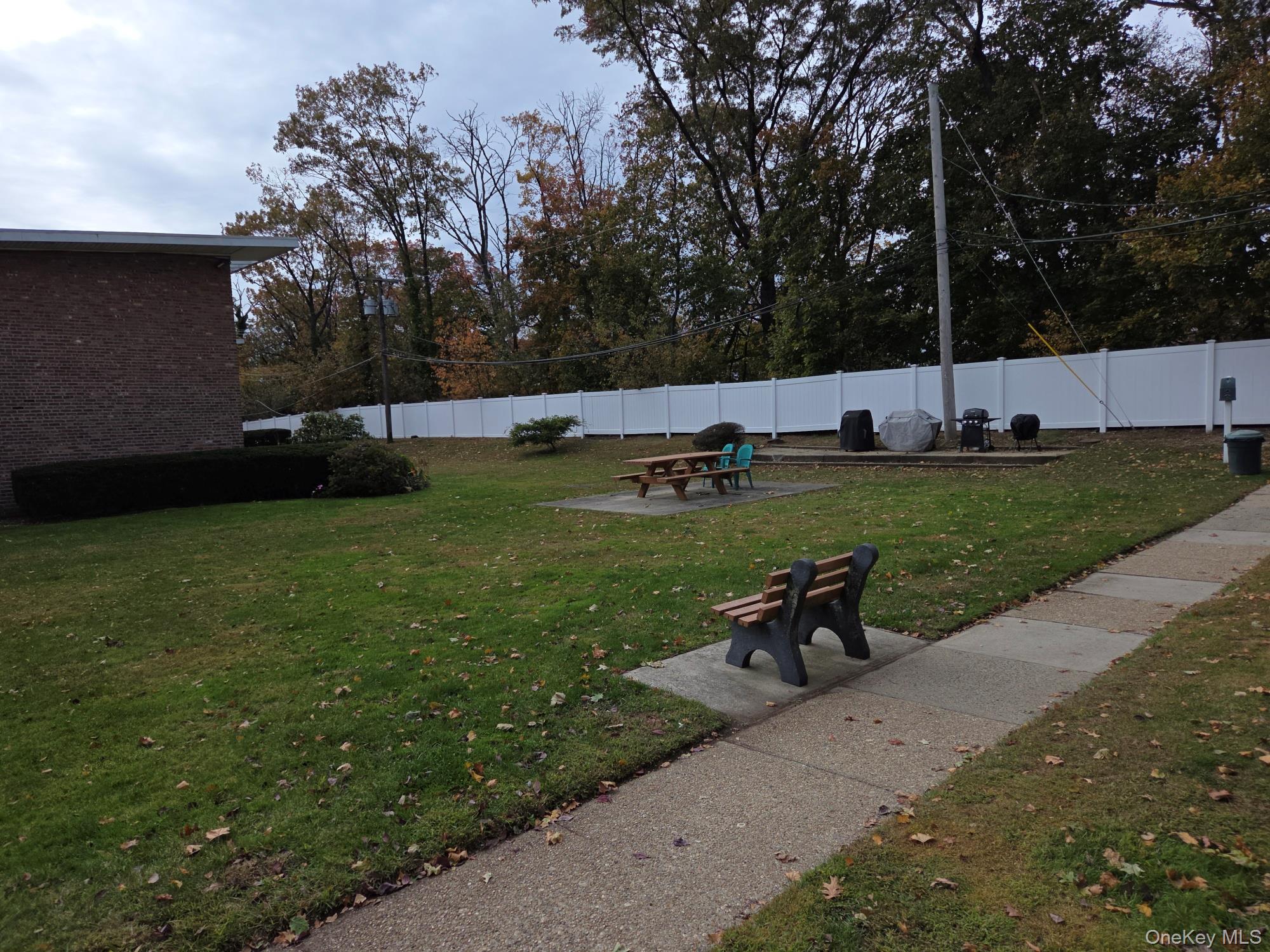 #3 photo, 267 n newbridge 267 N NEWBRIDGE Road, Levittown , NY 11756