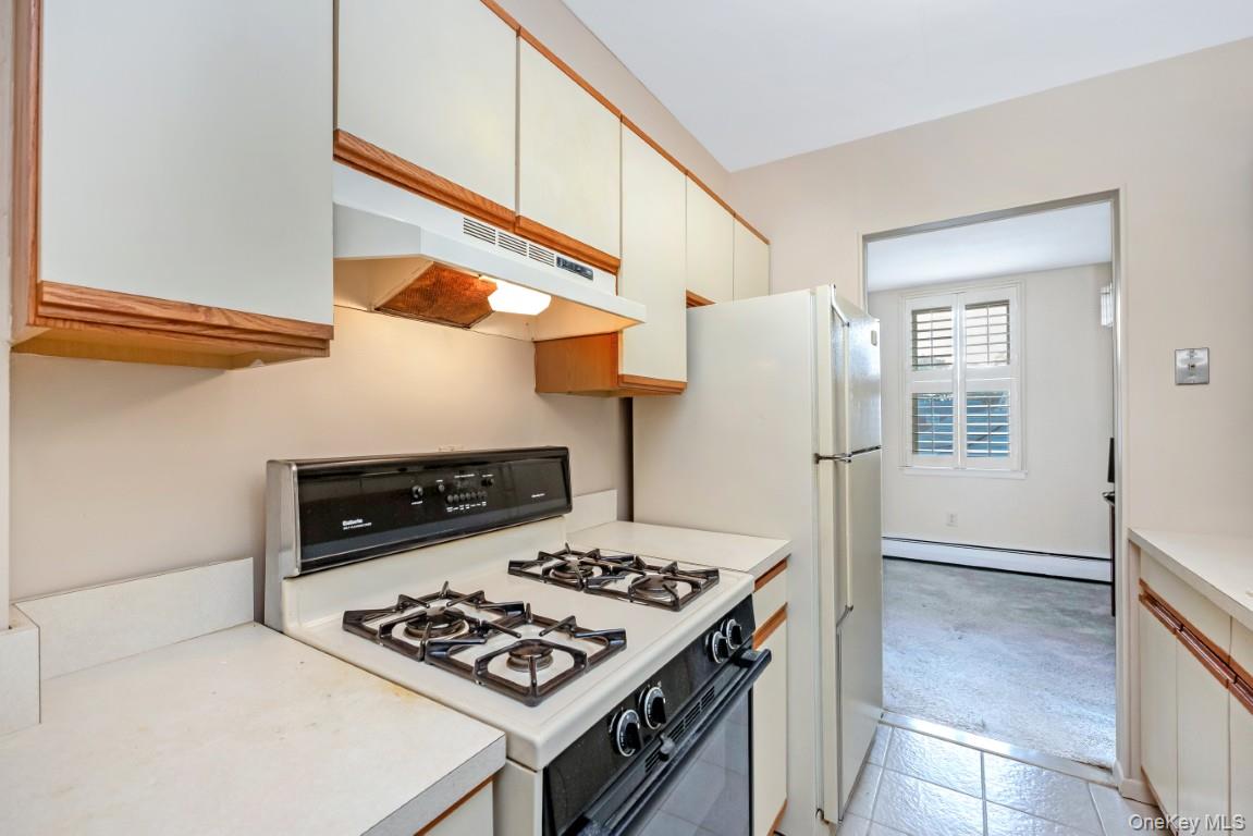 #13 photo, 596 Broadway, Lynbrook , NY 11563