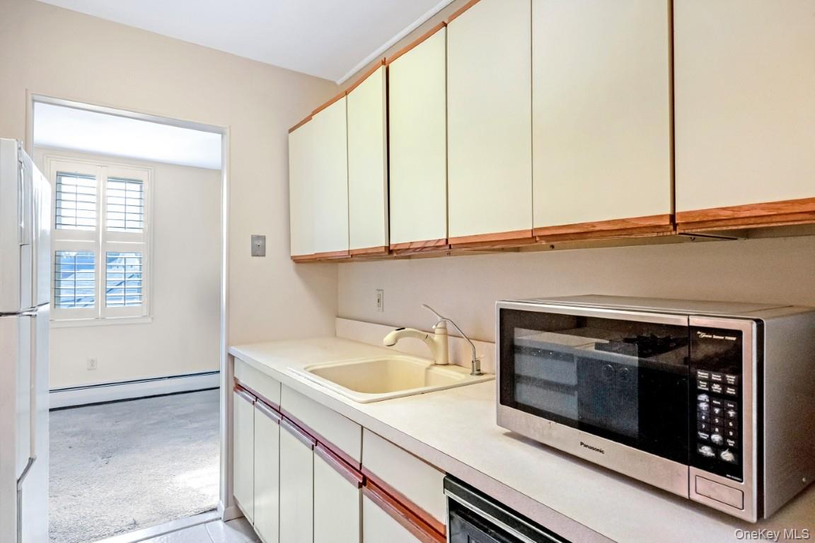 #14 photo, 596 Broadway, Lynbrook , NY 11563