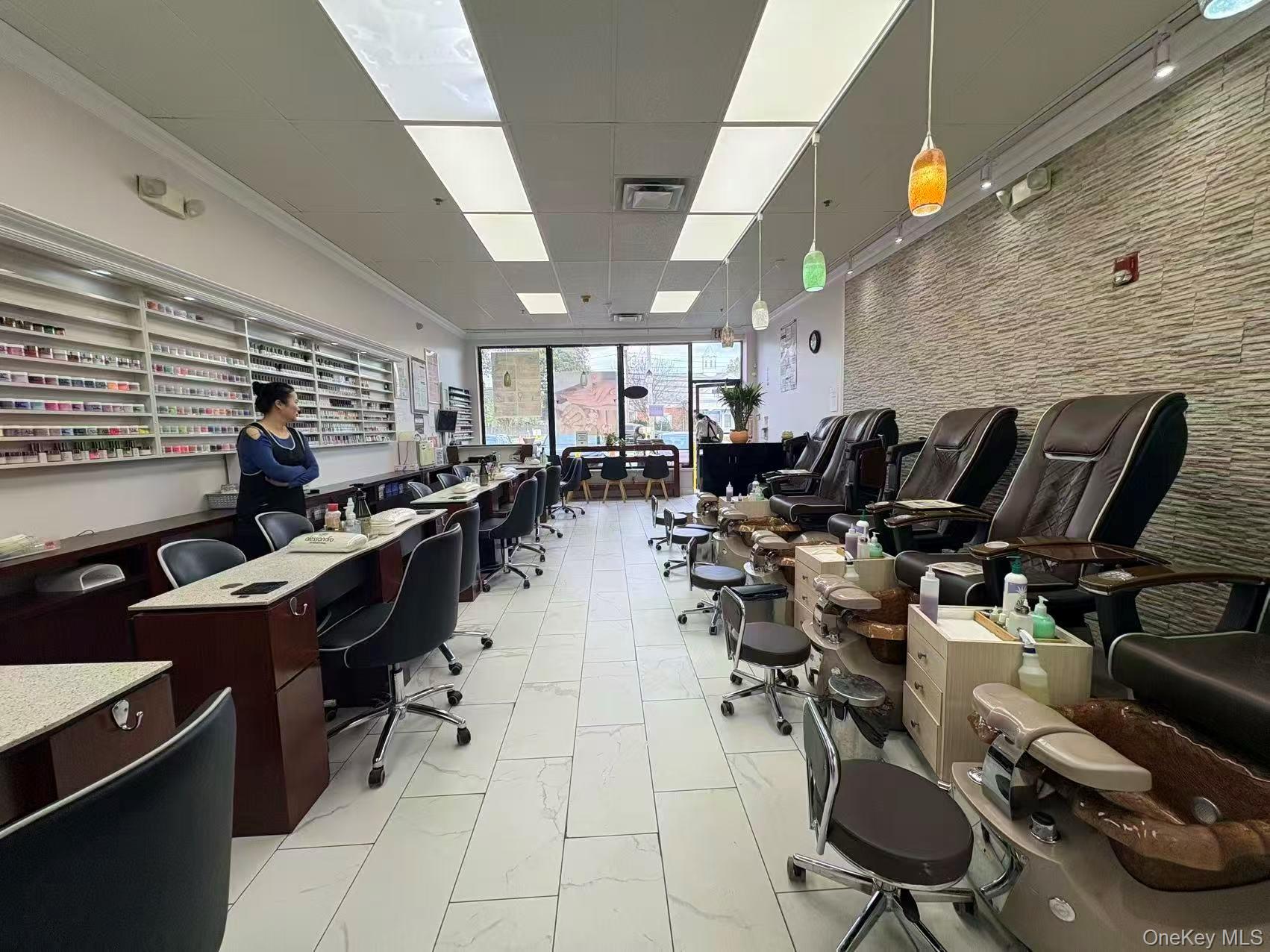 #3 photo, 924 Front Street, Uniondale , NY 11553