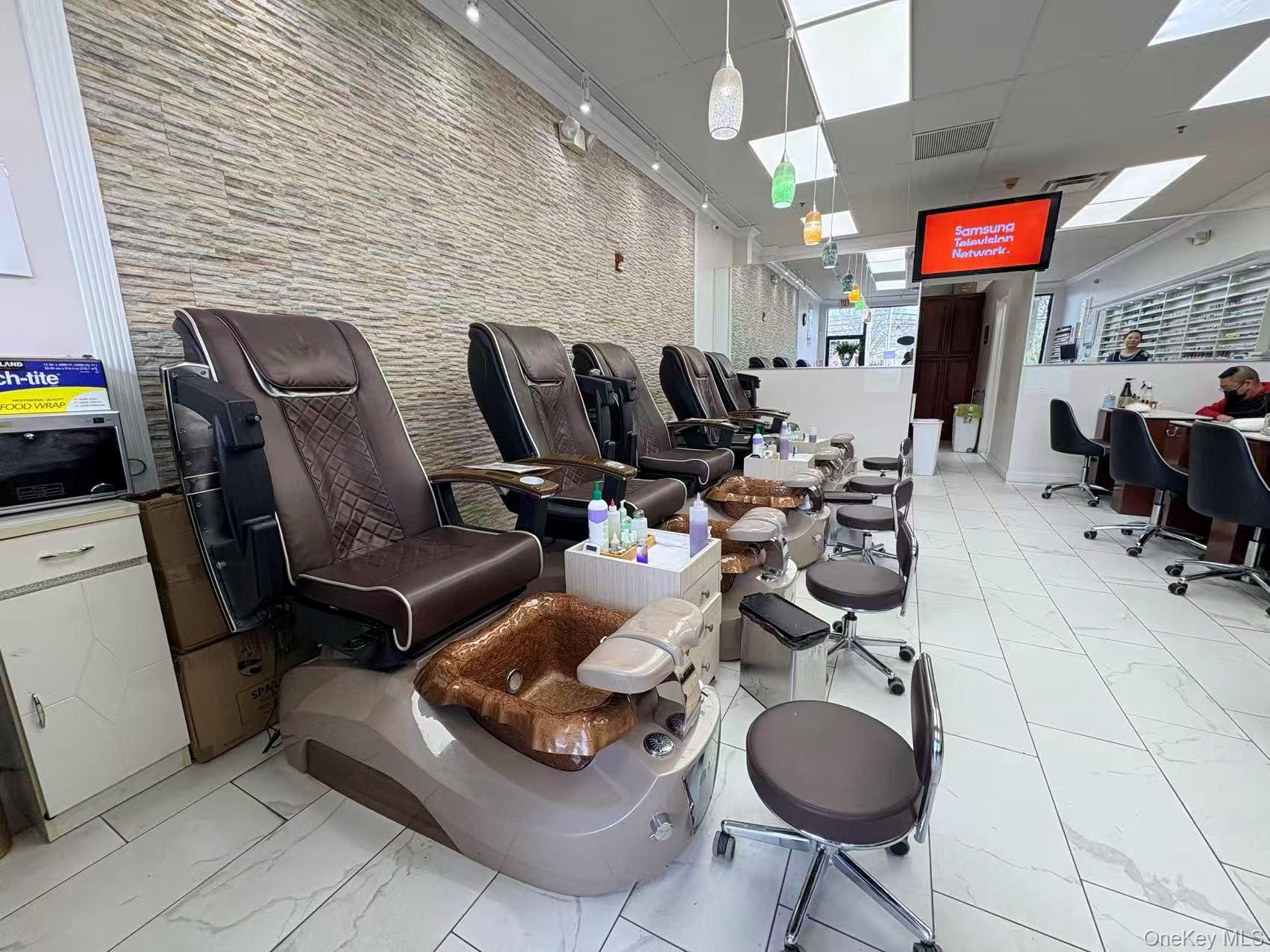 #6 photo, 924 Front Street, Uniondale , NY 11553