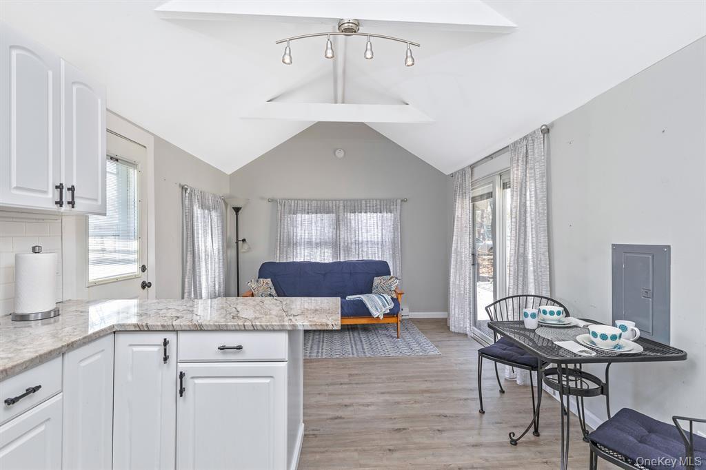 #4 photo, 572 A Montauk Highway, Westhampton Beach , NY 11978