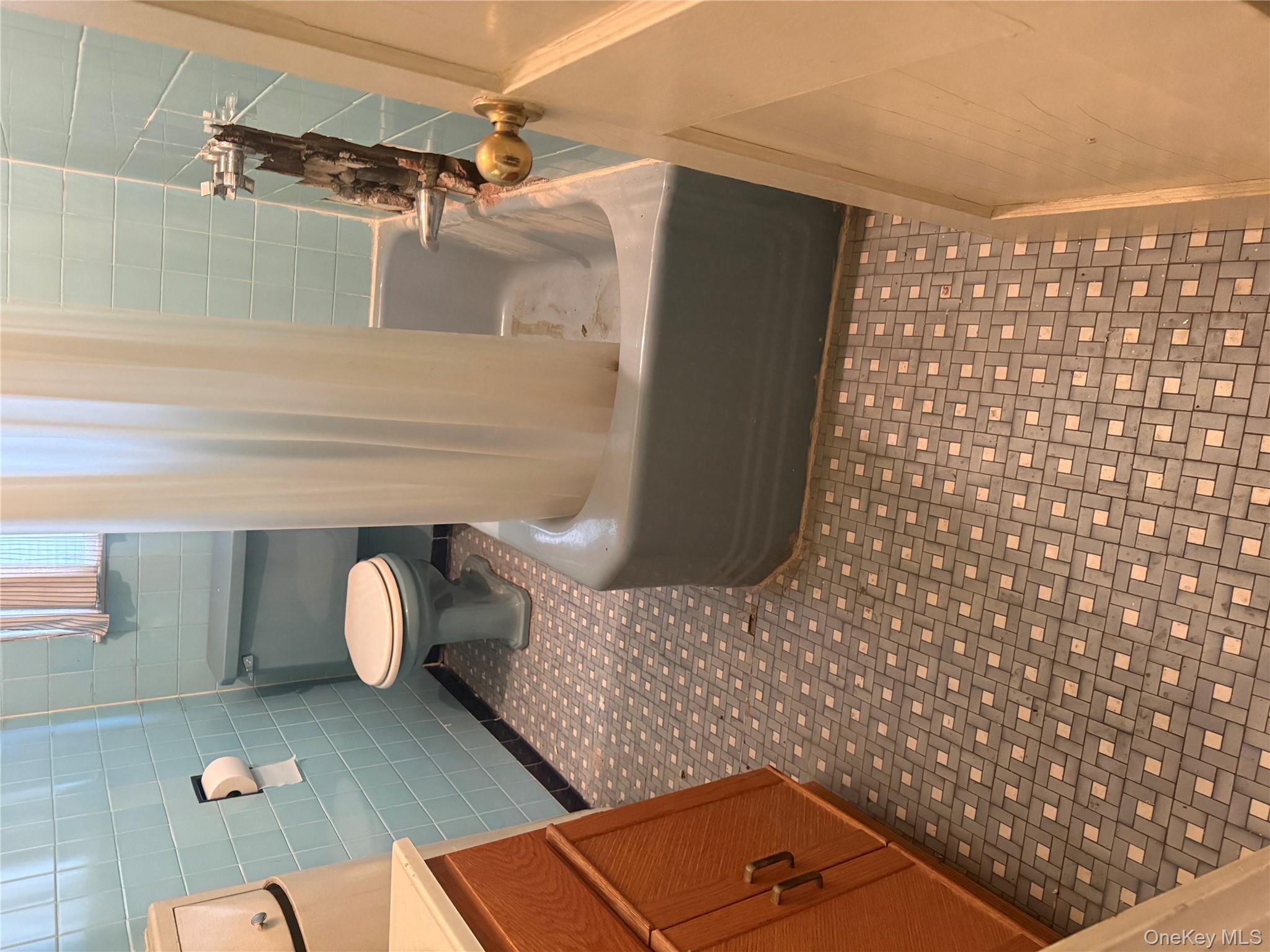 #6 photo, 2718 Collier Avenue, Edgemere , NY 11691