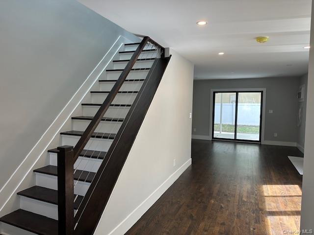 #5 photo, 14 Pequot Avenue, Port Washington , NY 11050