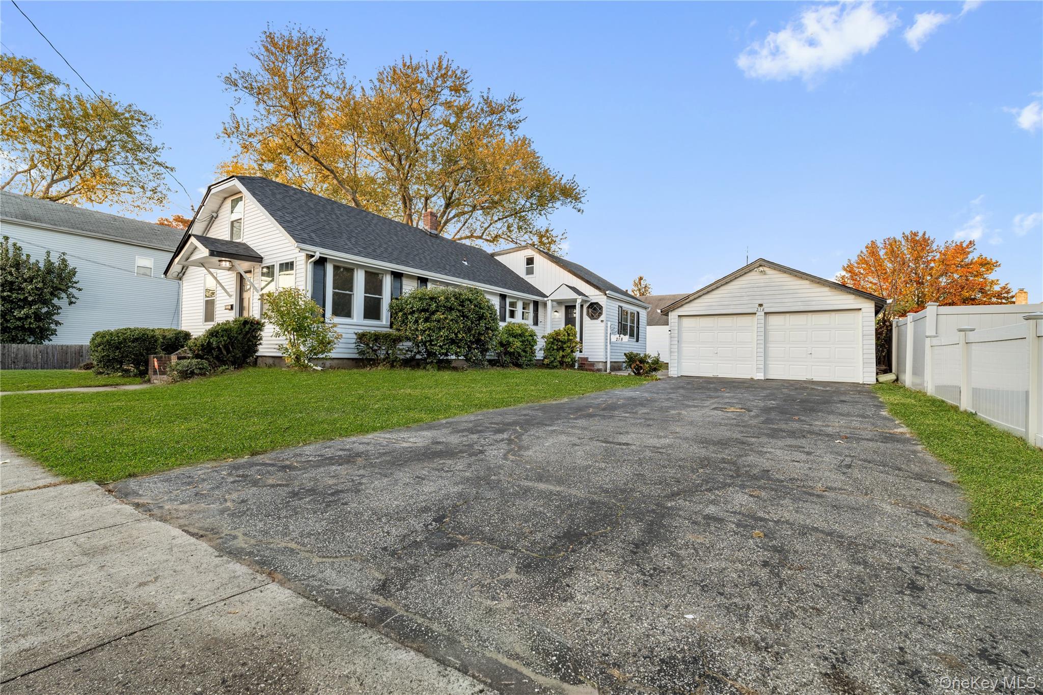 #1 photo, 218 S 3rd Street, Lindenhurst , NY 11757