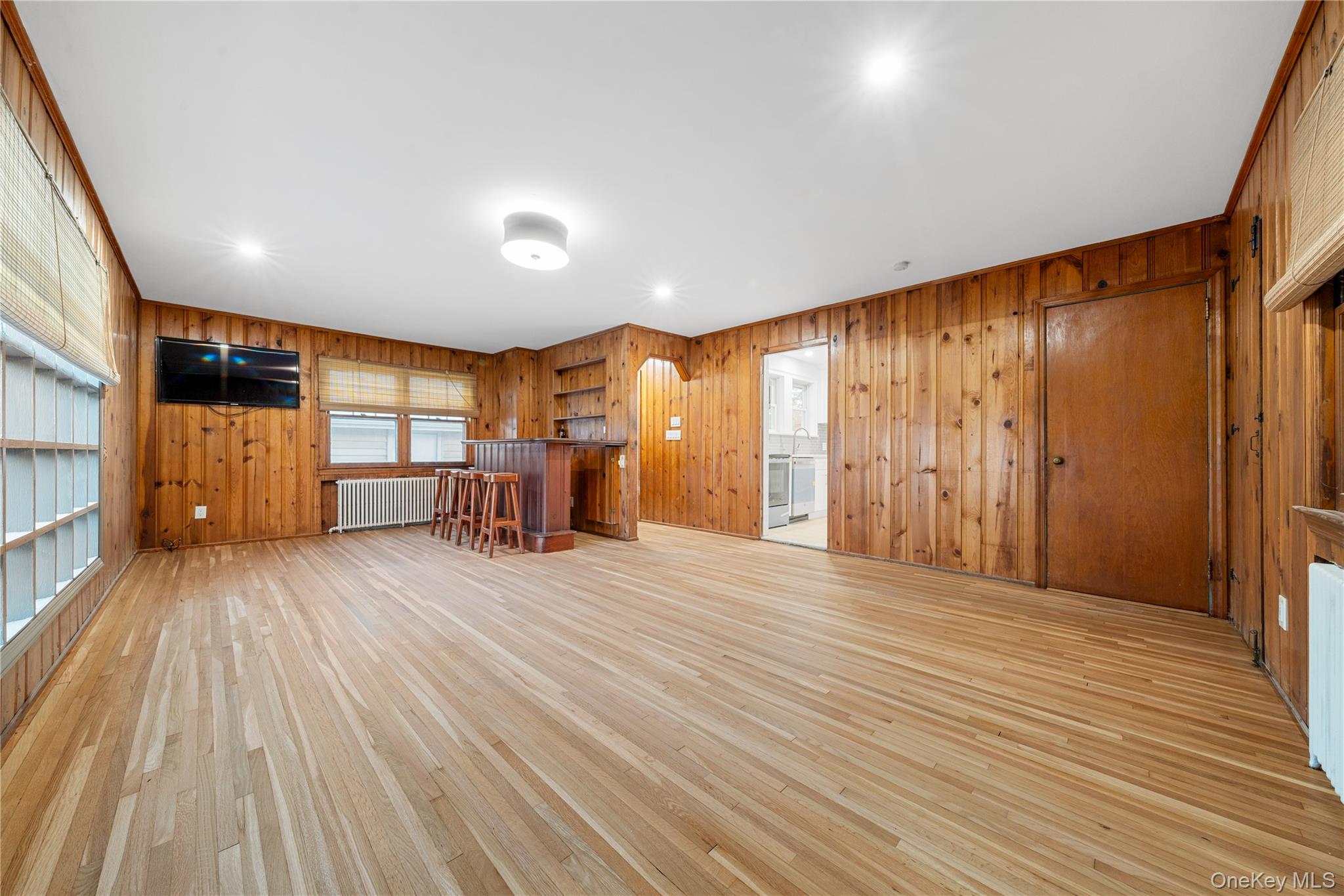 #10 photo, 218 S 3rd Street, Lindenhurst , NY 11757