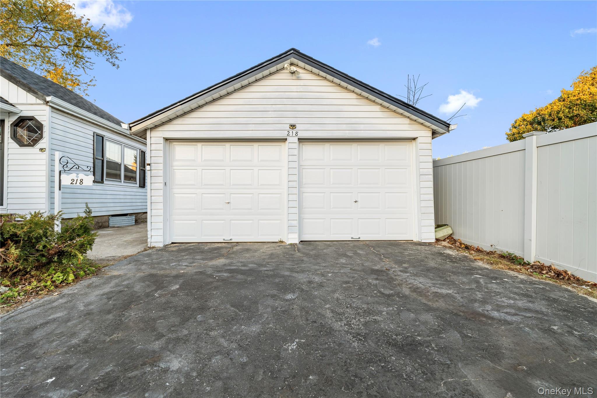 #4 photo, 218 S 3rd Street, Lindenhurst , NY 11757