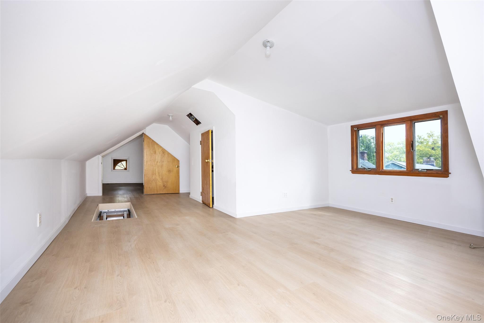 #9 photo, 190-16 33 Avenue, Flushing , NY 11358