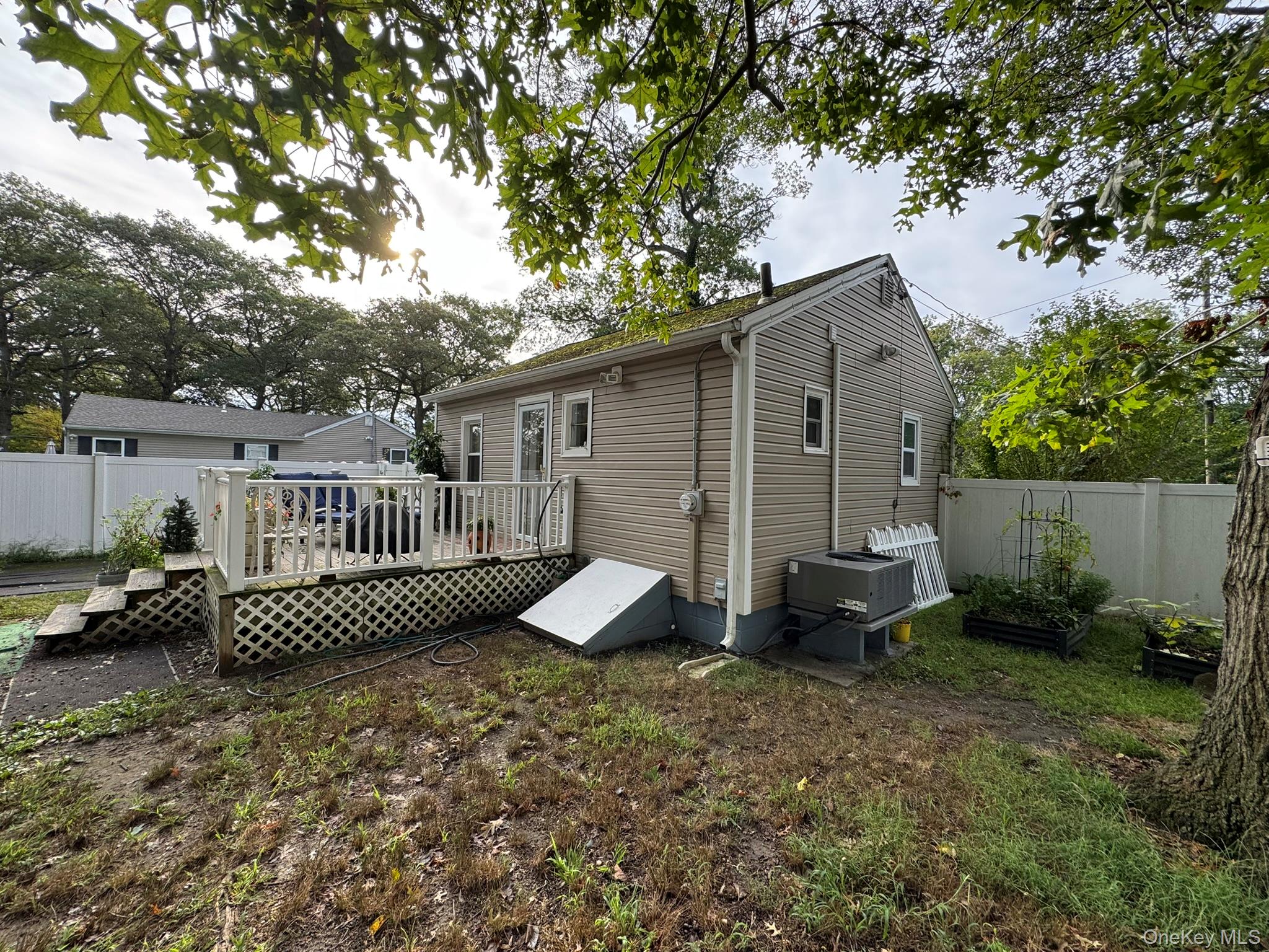 #10 photo, 5457 Expressway Drive, Holtsville , NY 11742