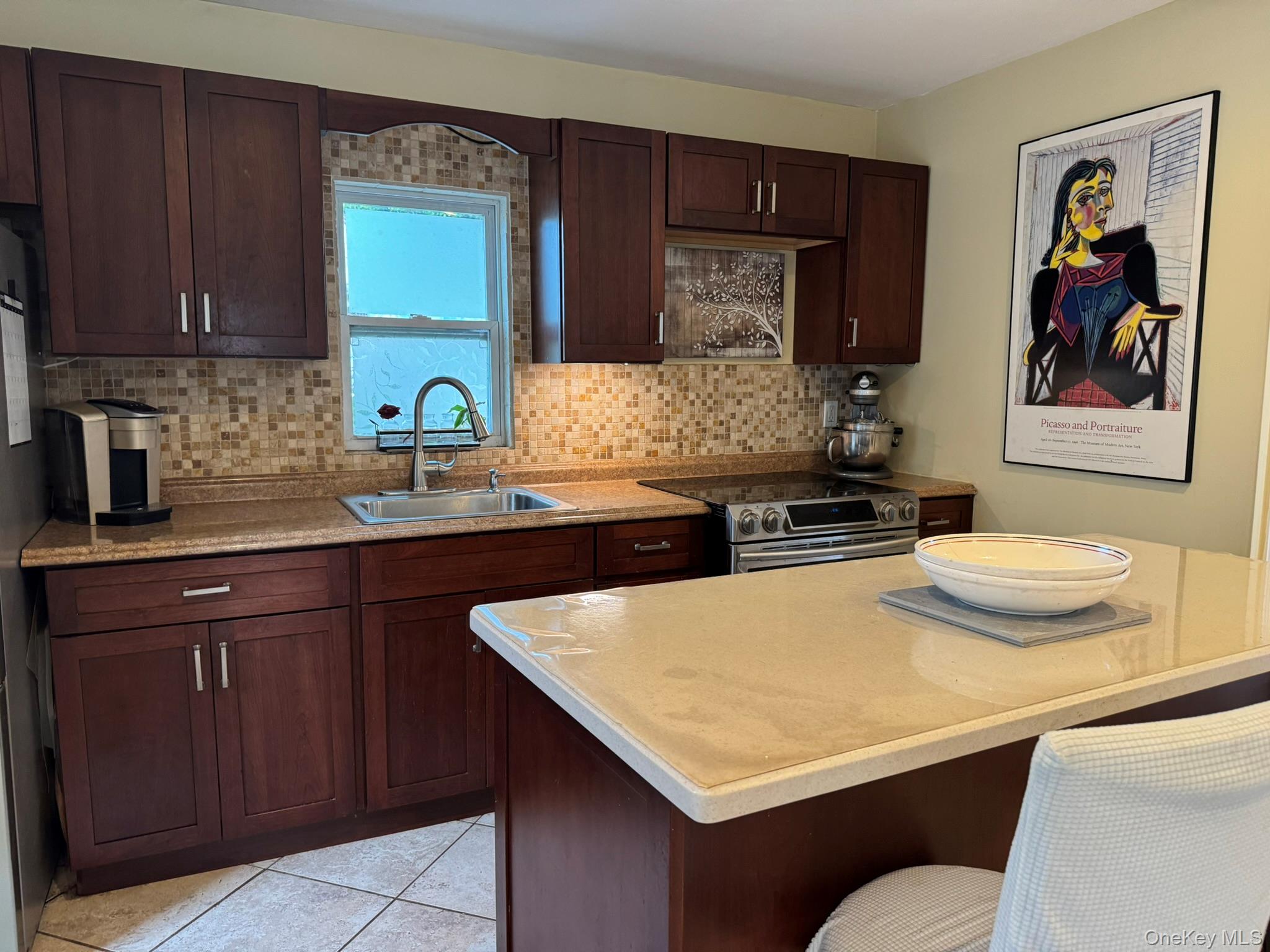 #2 photo, 5457 Expressway Drive, Holtsville , NY 11742