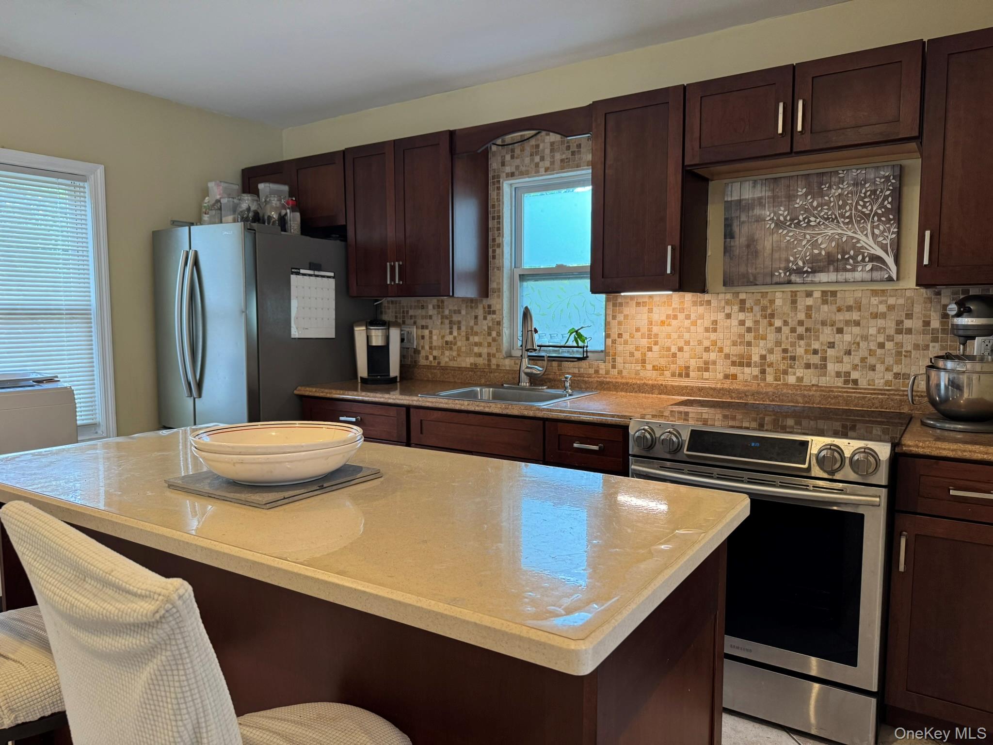 #3 photo, 5457 Expressway Drive, Holtsville , NY 11742