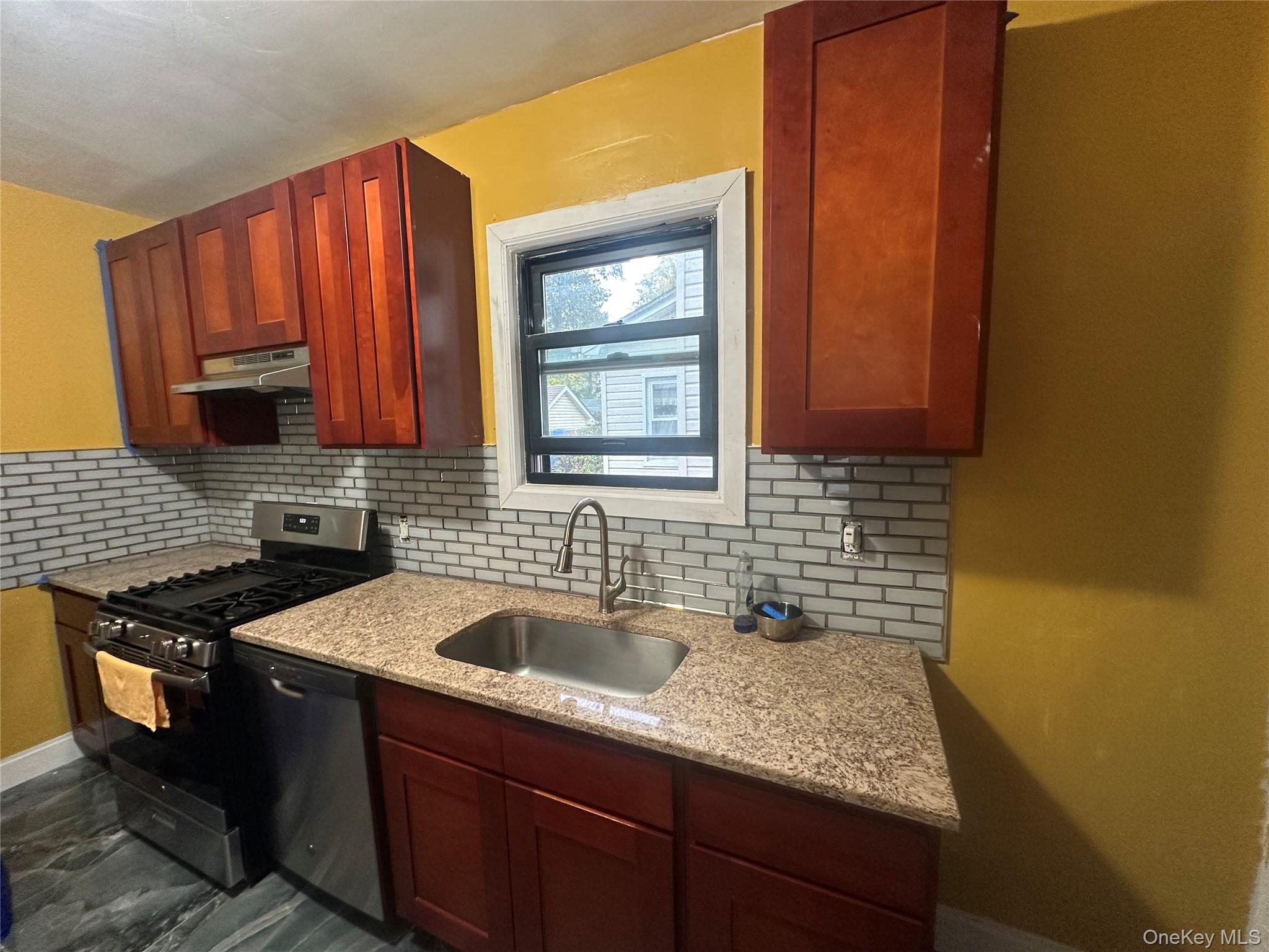 #3 photo, 189-05 Mangin Avenue, Saint Albans , NY 11412