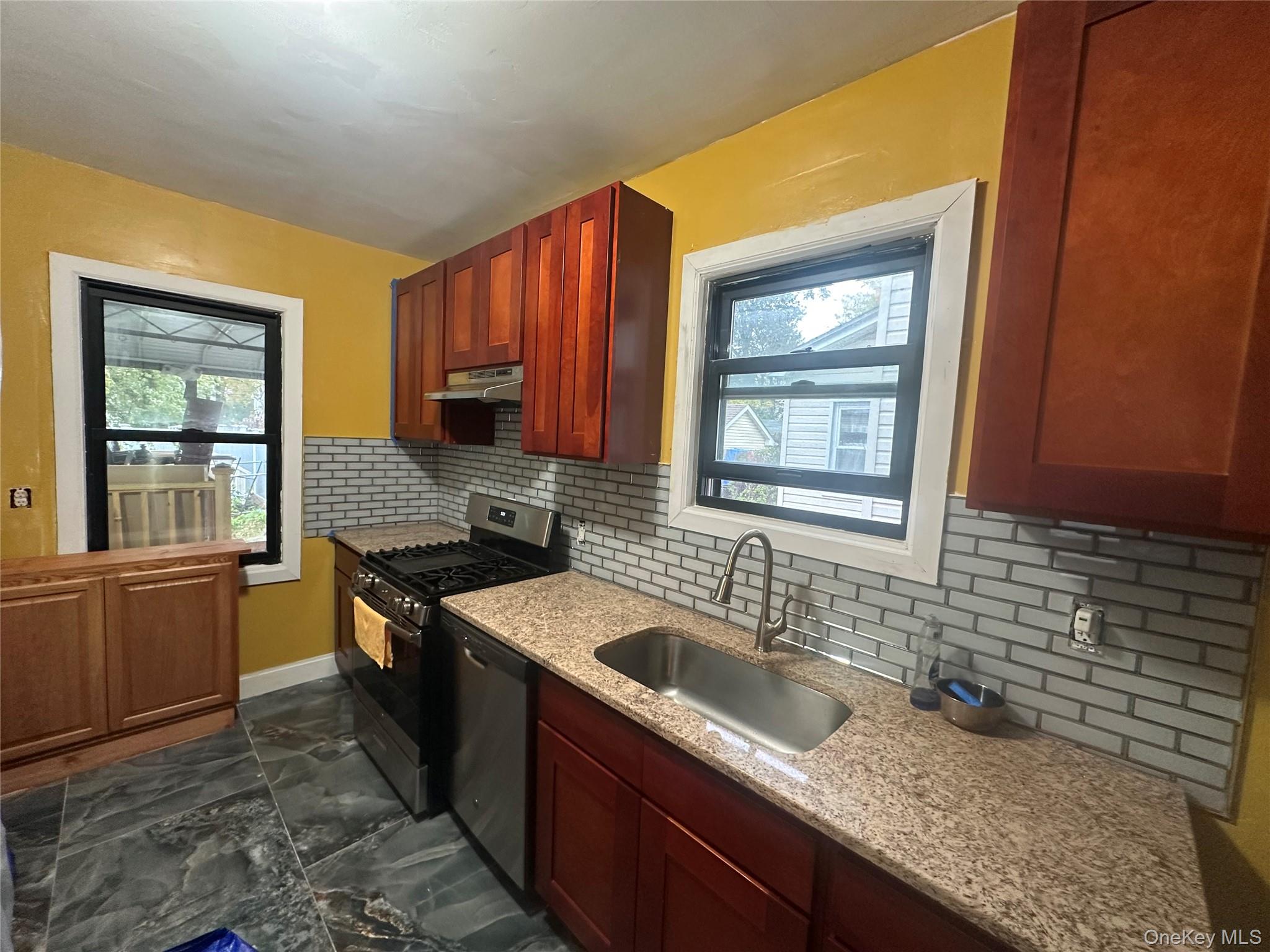 #4 photo, 189-05 Mangin Avenue, Saint Albans , NY 11412