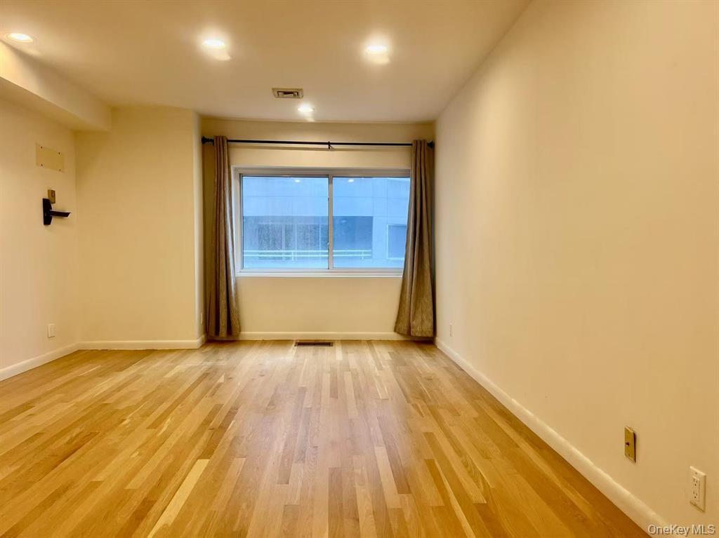 #10 photo, 100 Cuttermill Road, Great Neck , NY 11021