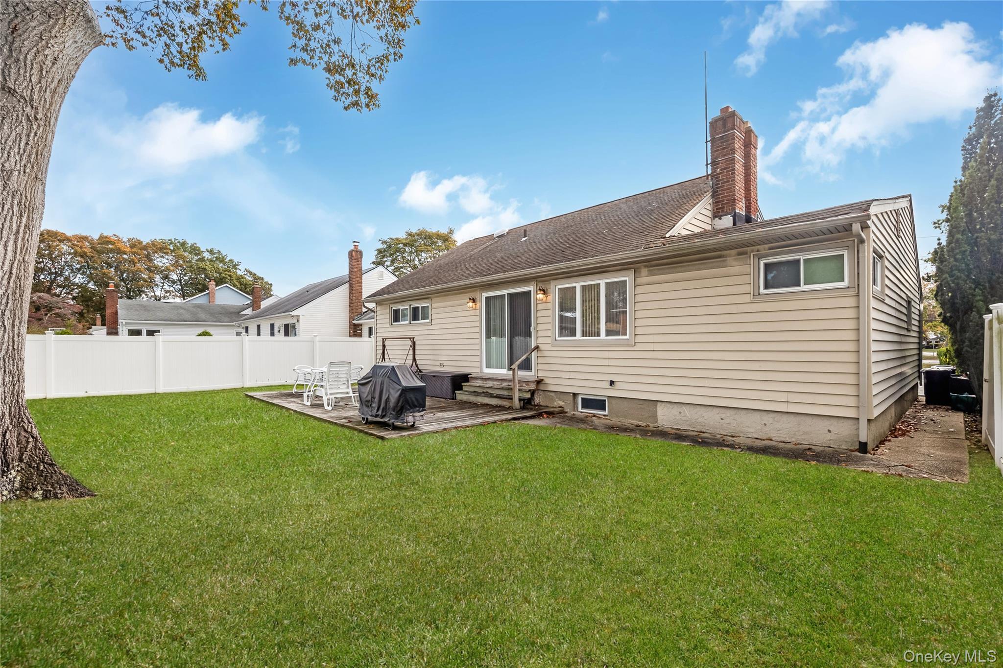 #19 photo, 1745 Gerose Court, East Meadow , NY 11554